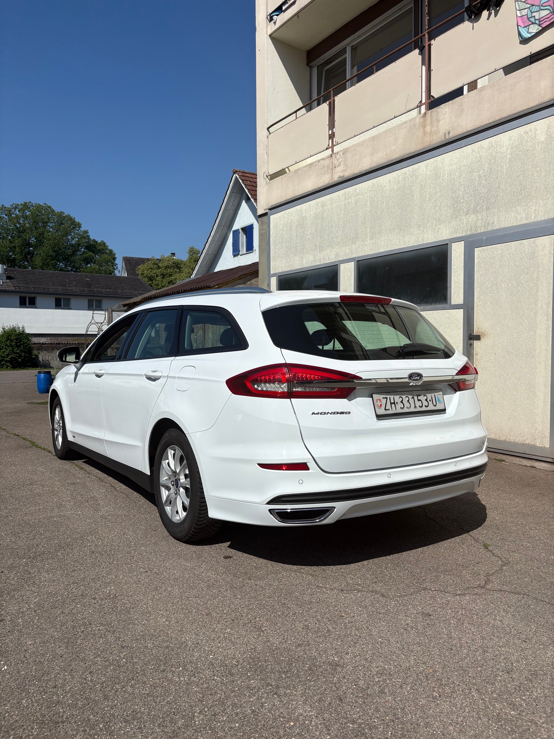 FORD Mondeo 2.0 TDCi Business Plus AWD PowerShift-image-3