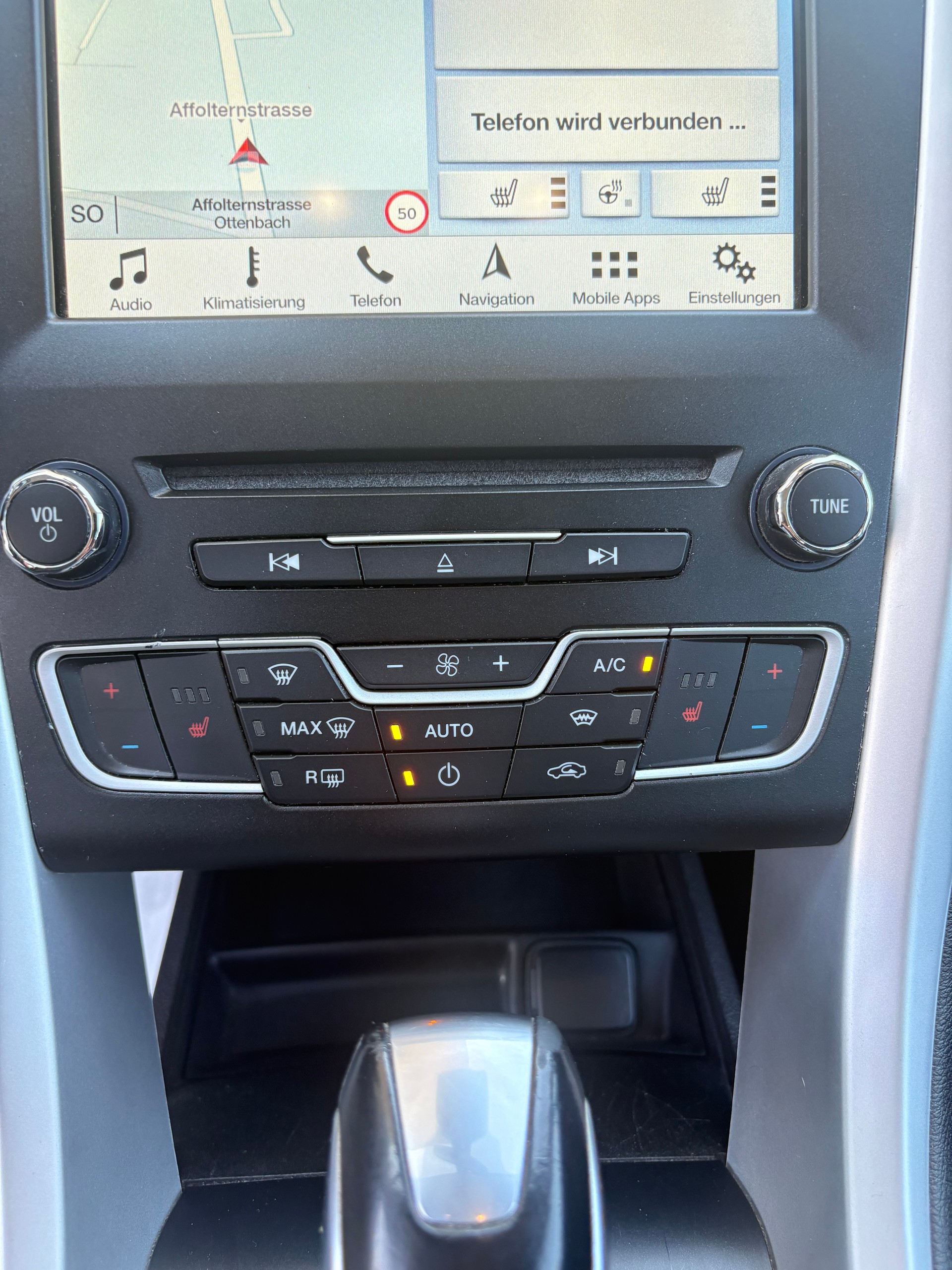 FORD Mondeo 2.0 TDCi Business Plus AWD PowerShift-image-10