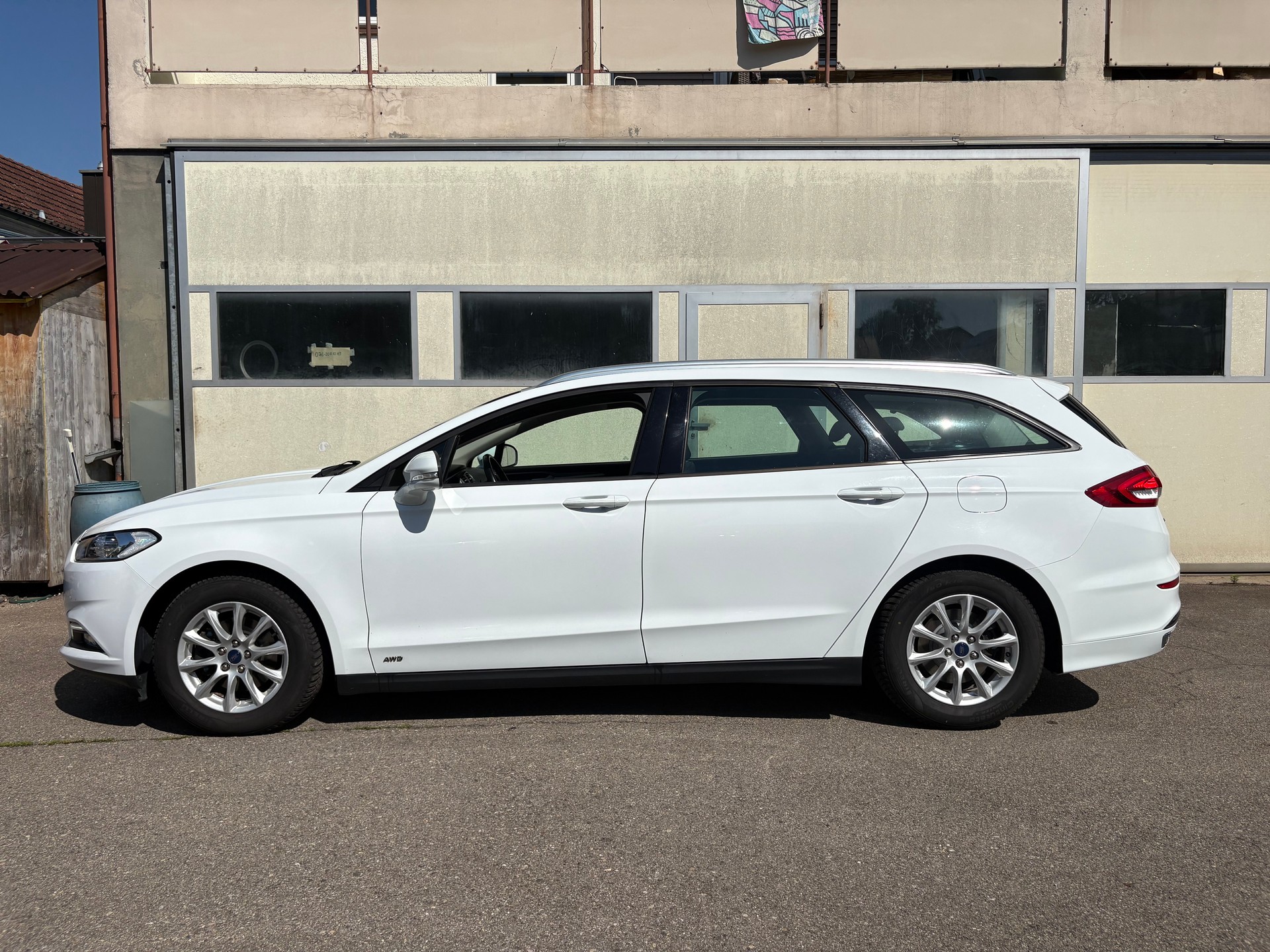 FORD Mondeo 2.0 TDCi Business Plus AWD PowerShift-image-2