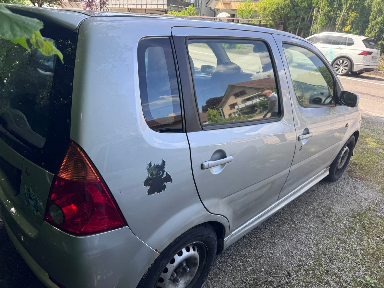DAIHATSU YRV 1.3i 16V-image-3