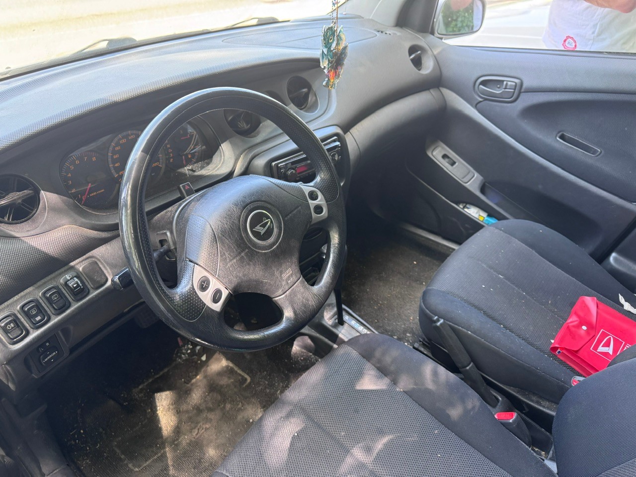 DAIHATSU YRV 1.3i 16V-image-5