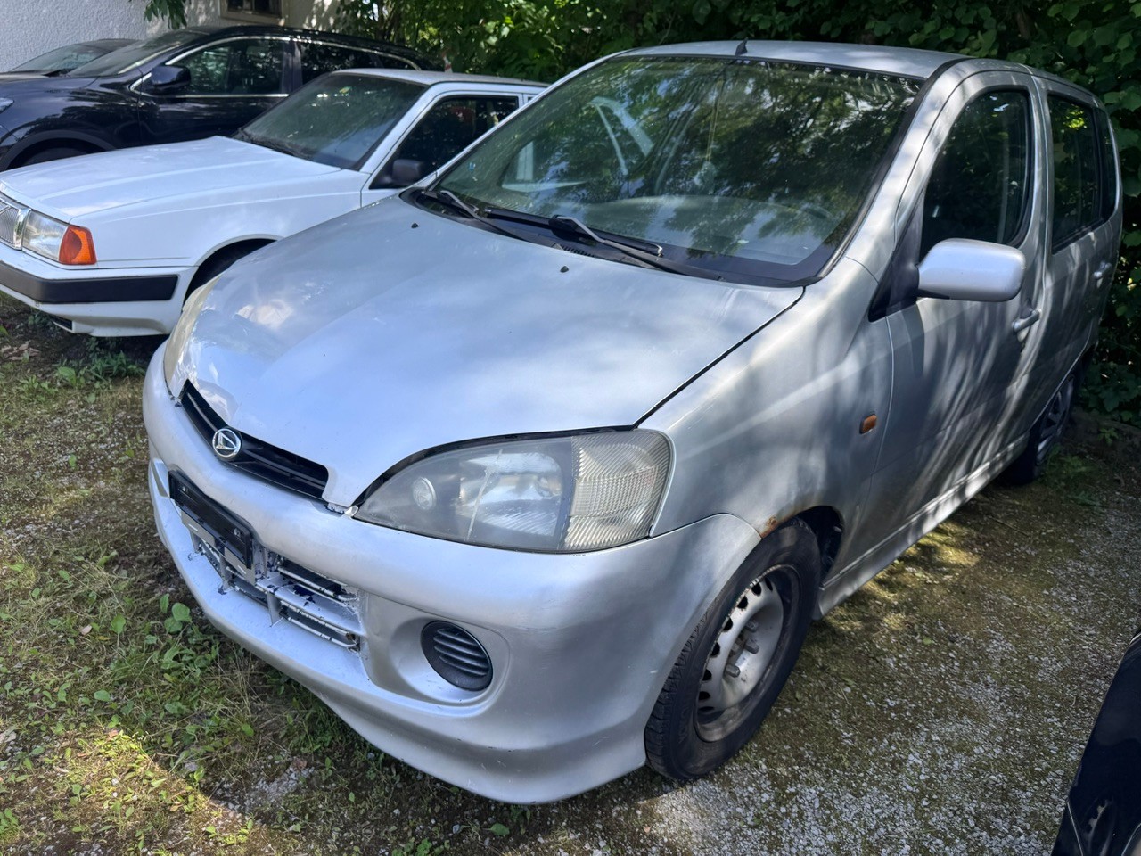DAIHATSU YRV 1.3i 16V-image-1