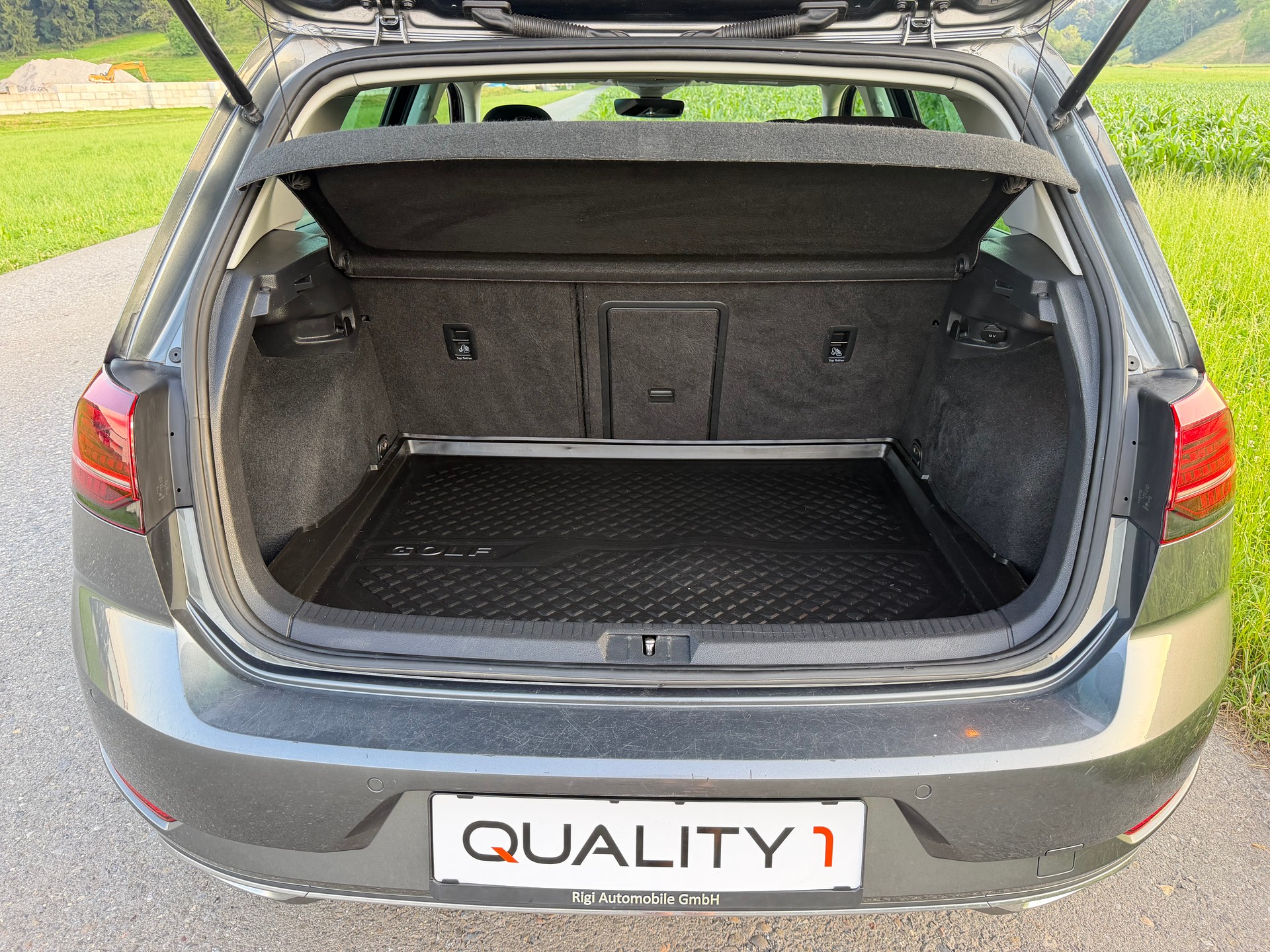 VW Golf 2.0 TDI 70th Anniversary 4Motion DSG-image-14