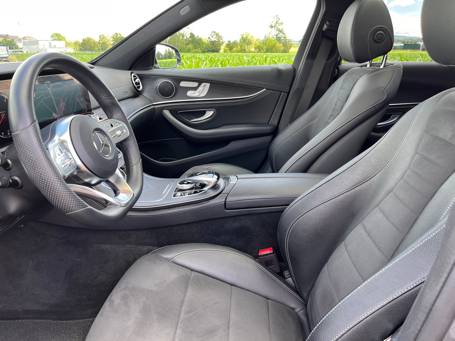 MERCEDES-BENZ E 200 AMG Line 4Matic 9G-Tronic * AMG PAKET INNEN UND AUSSEN - PANORAMADACH *-image-15