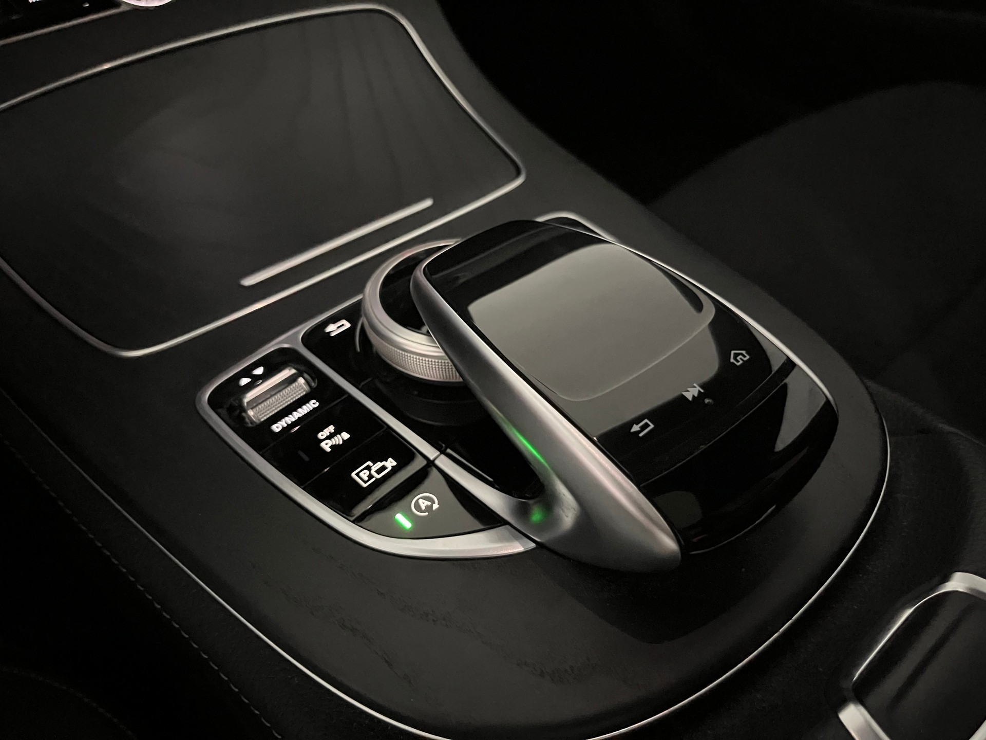MERCEDES-BENZ E 200 AMG Line 4Matic 9G-Tronic * AMG PAKET INNEN UND AUSSEN - PANORAMADACH *-image-20