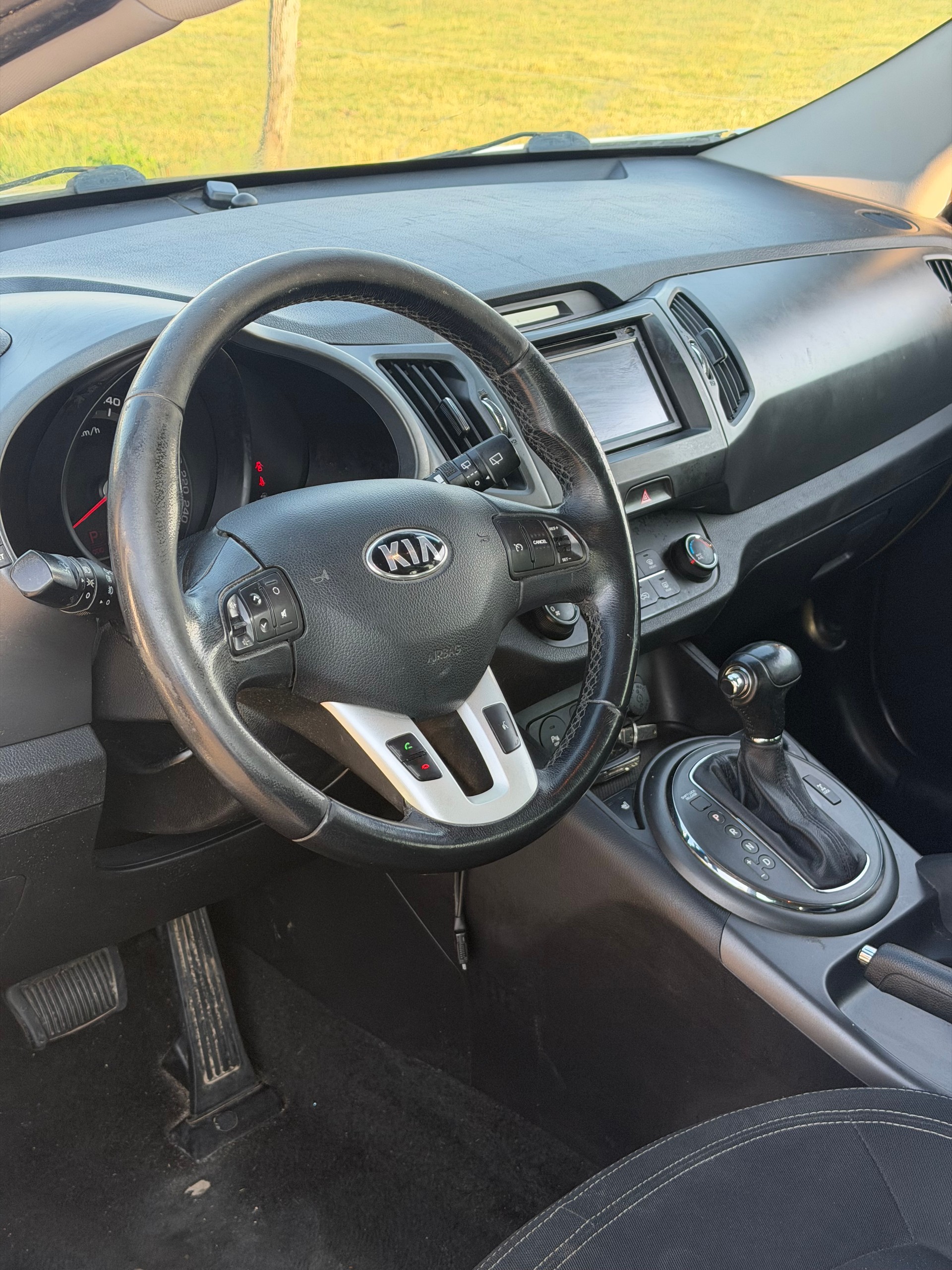 KIA Sportage 2.0 CRDi Style 4WD Automatic-image-8