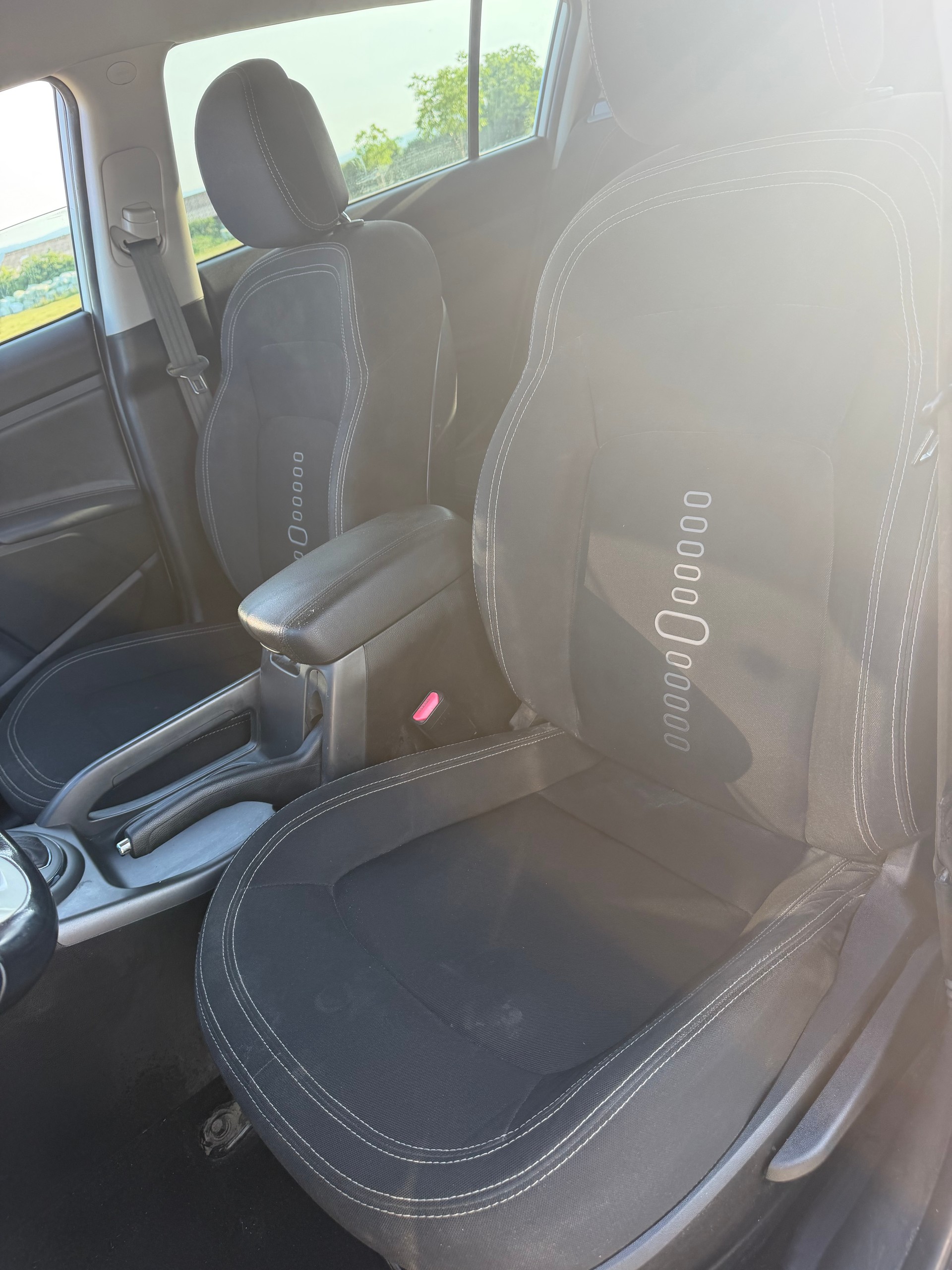 KIA Sportage 2.0 CRDi Style 4WD Automatic-image-7