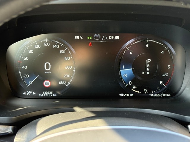 VOLVO V60 Cross Country 2.0 D4 AWD-image-10