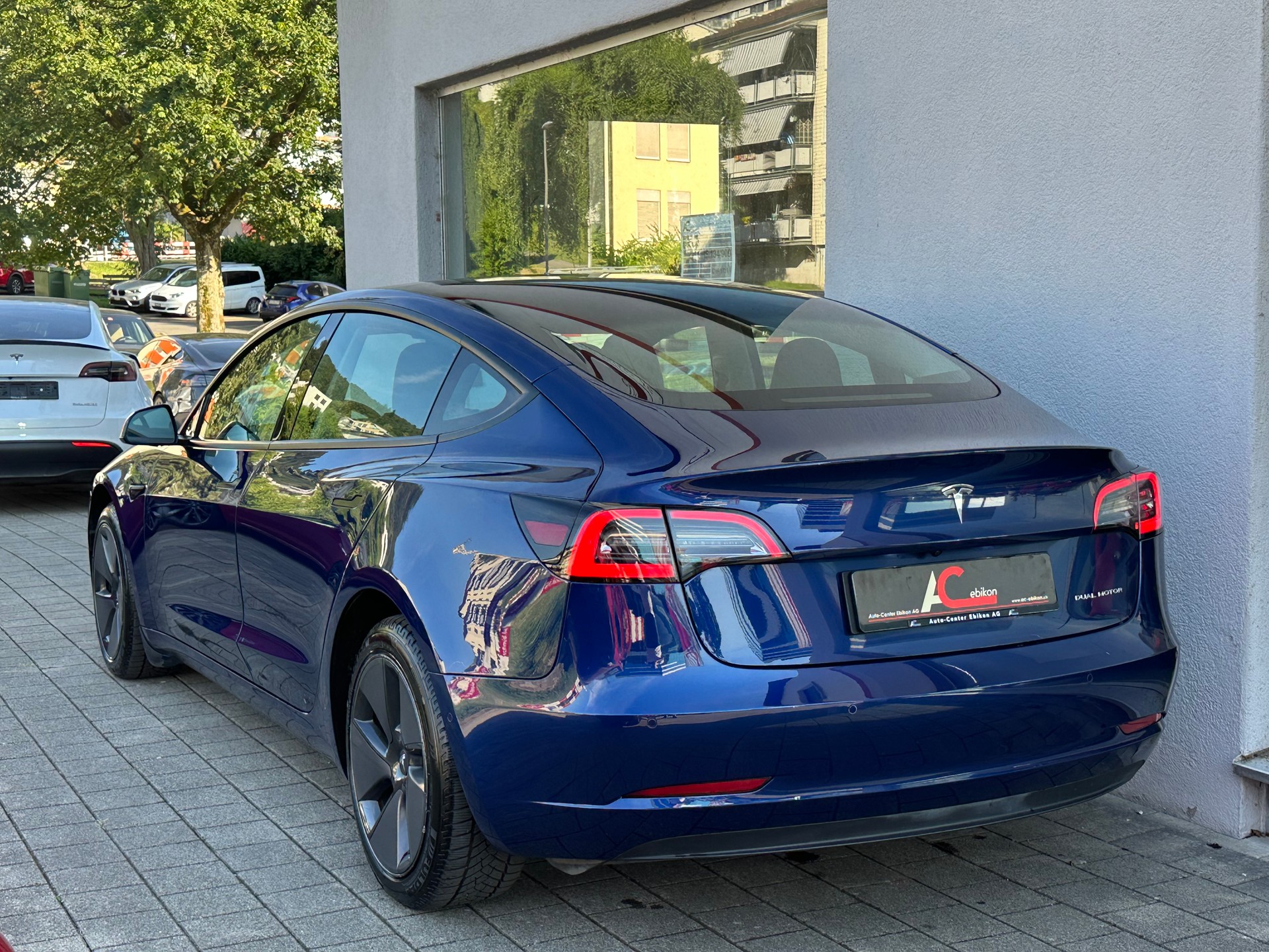 TESLA Model 3 Long Range Dual Motor AWD-image-2