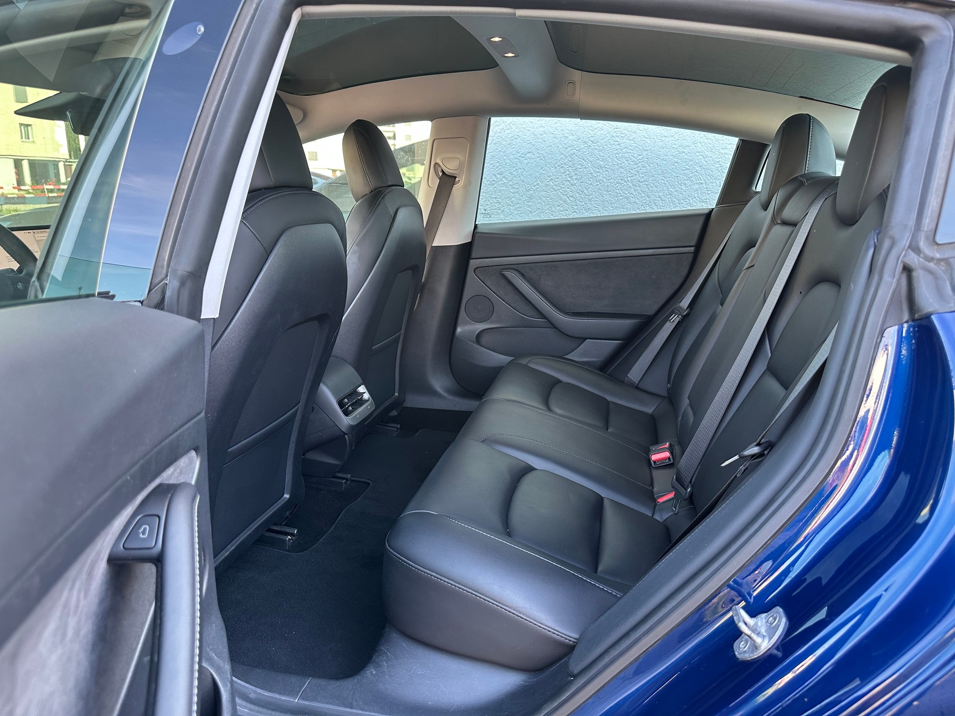 TESLA Model 3 Long Range Dual Motor AWD-image-6