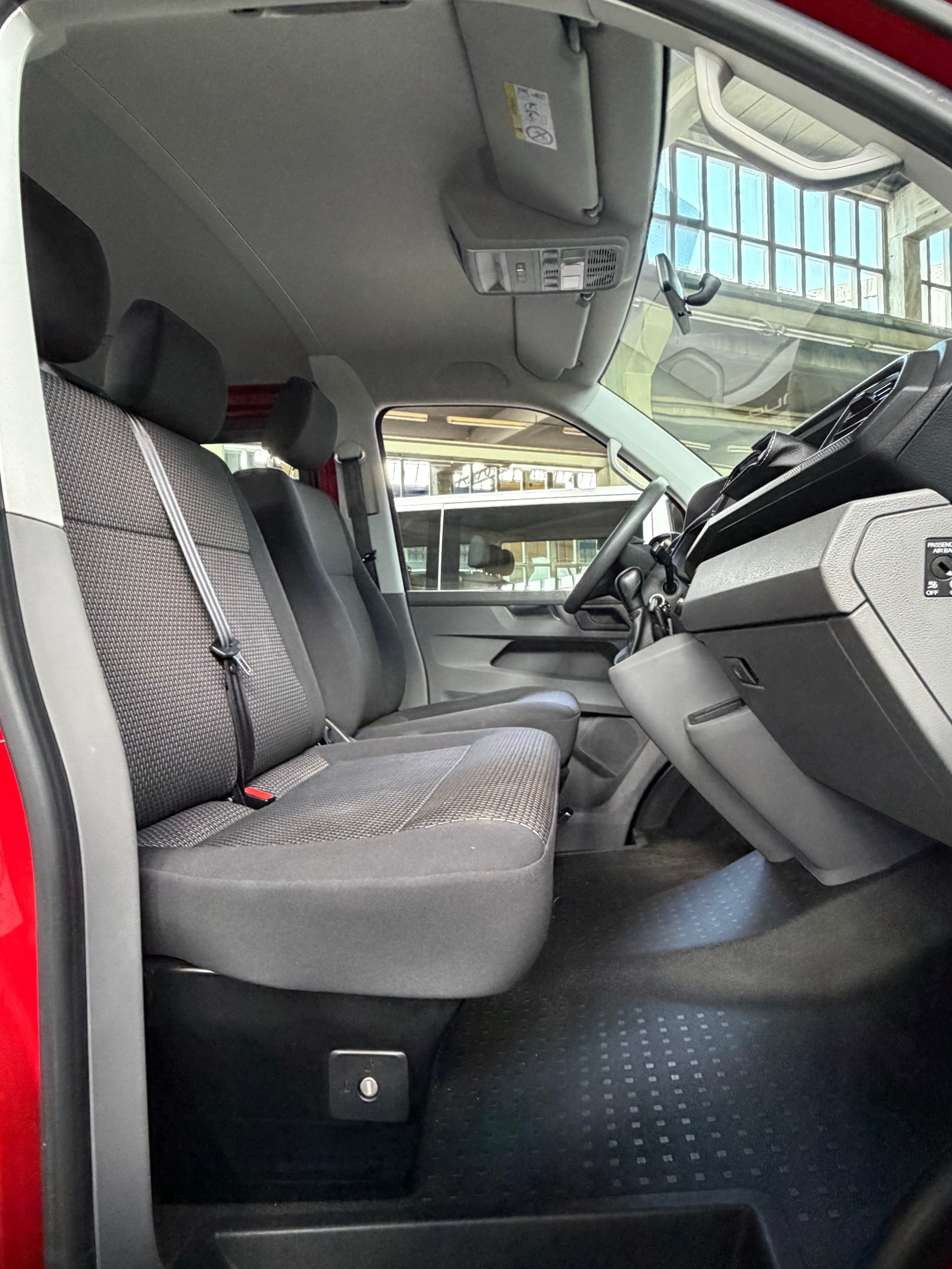 VW T6.1 2.0 TDI DSG Bus 9-Plätzer-image-5