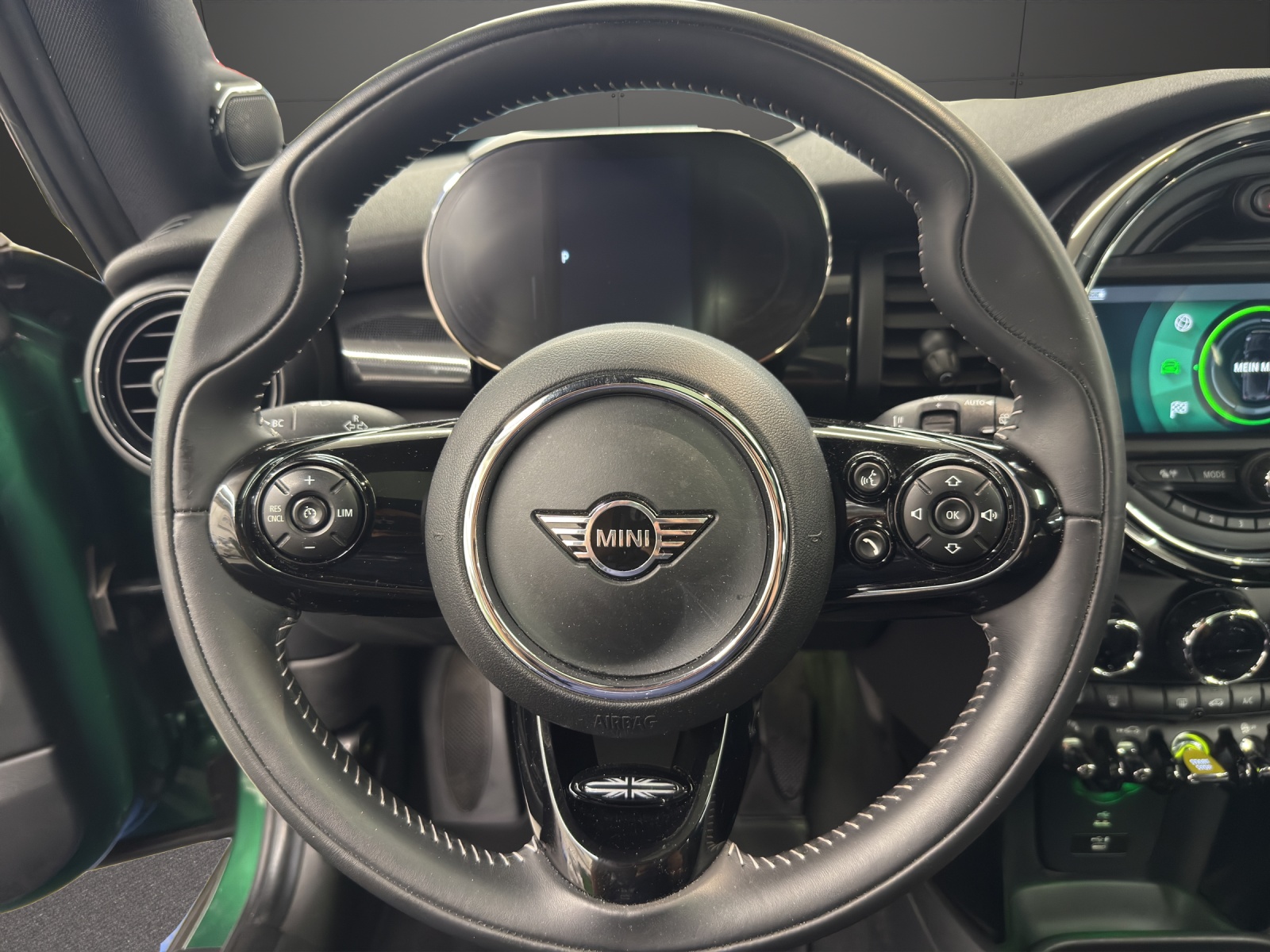 MINI F56 Cooper SE-image-12