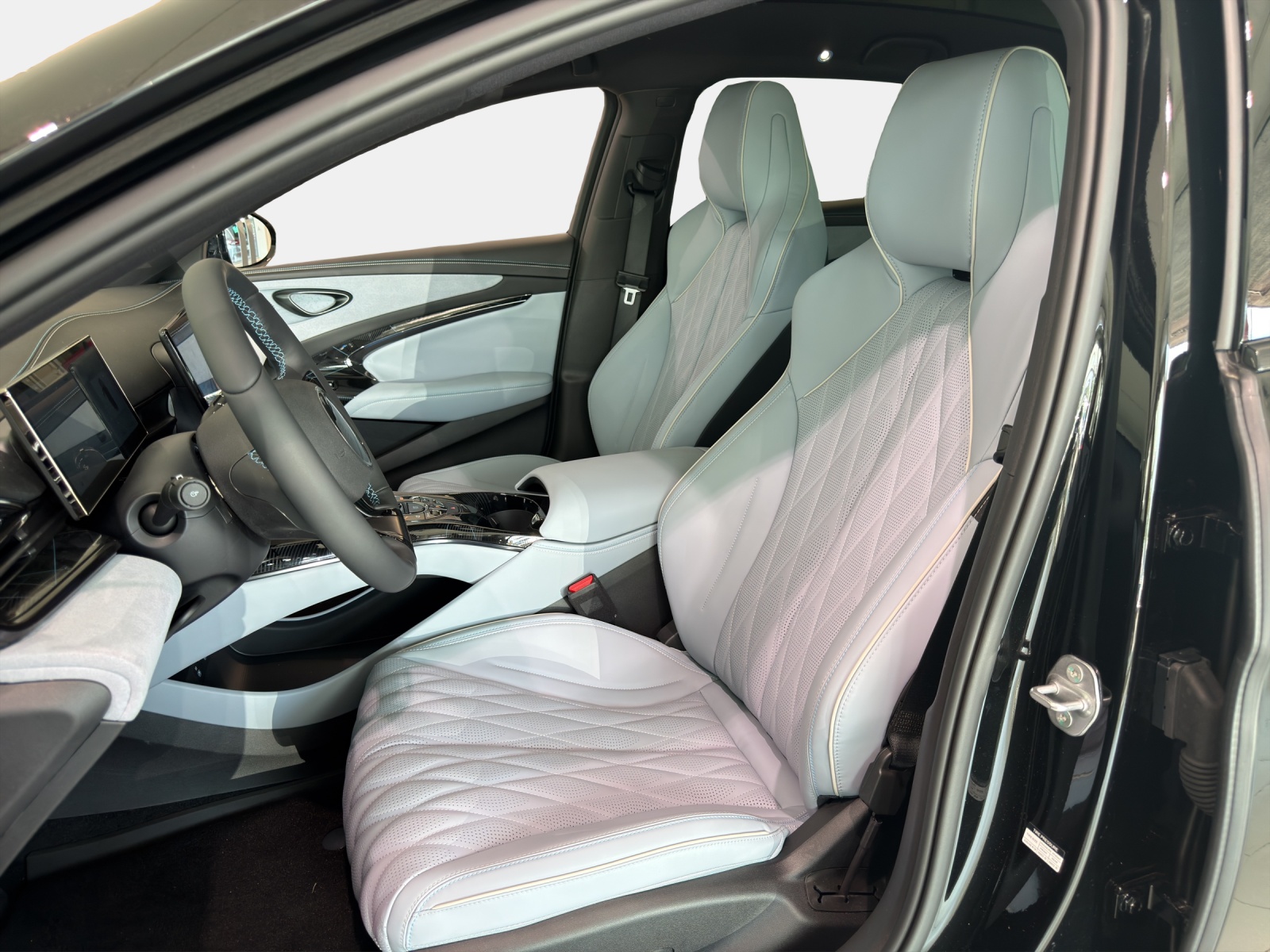 BYD Seal 82.5kWh/530 Excellence AWD-image-9