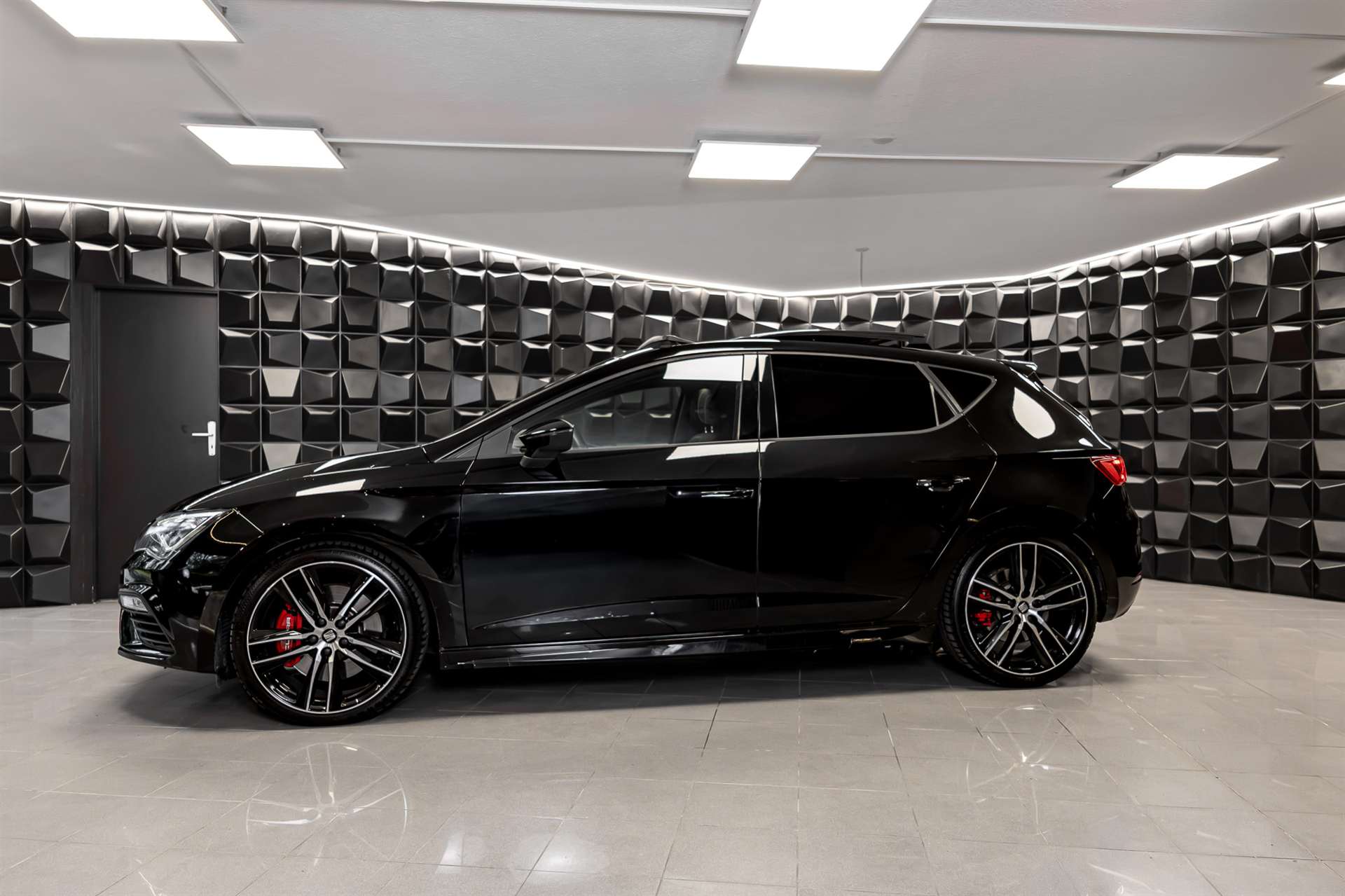 SEAT Leon 2.0 TSI Cupra 300 DSG-showroom-element-1