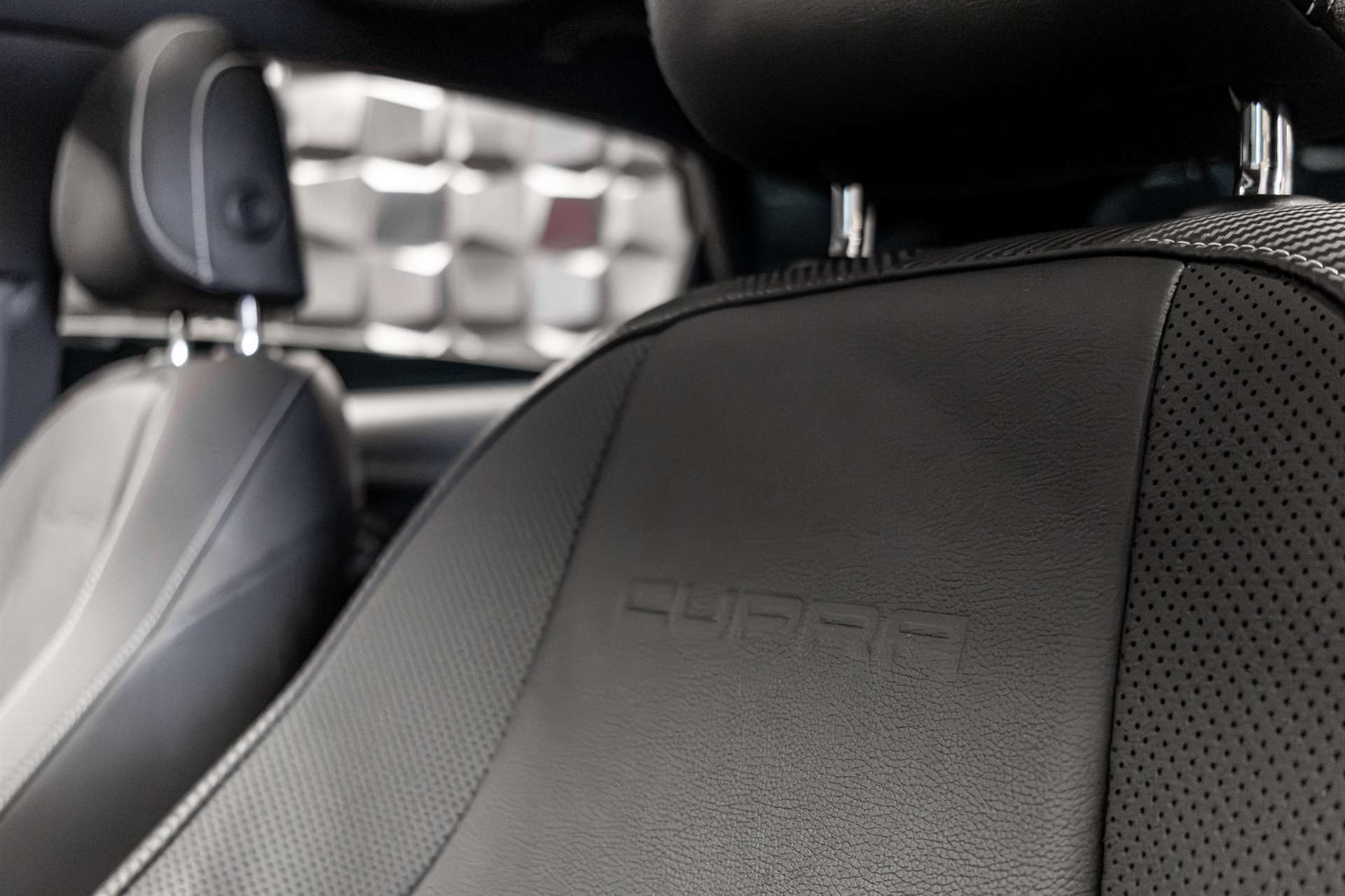 SEAT Leon 2.0 TSI Cupra 300 DSG-image-15