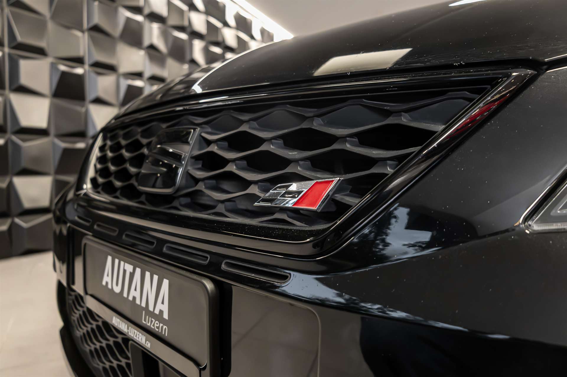 SEAT Leon 2.0 TSI Cupra 300 DSG-image-28