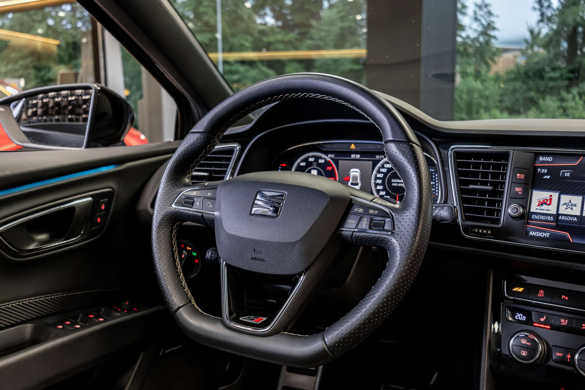 SEAT Leon 2.0 TSI Cupra 300 DSG-image-7