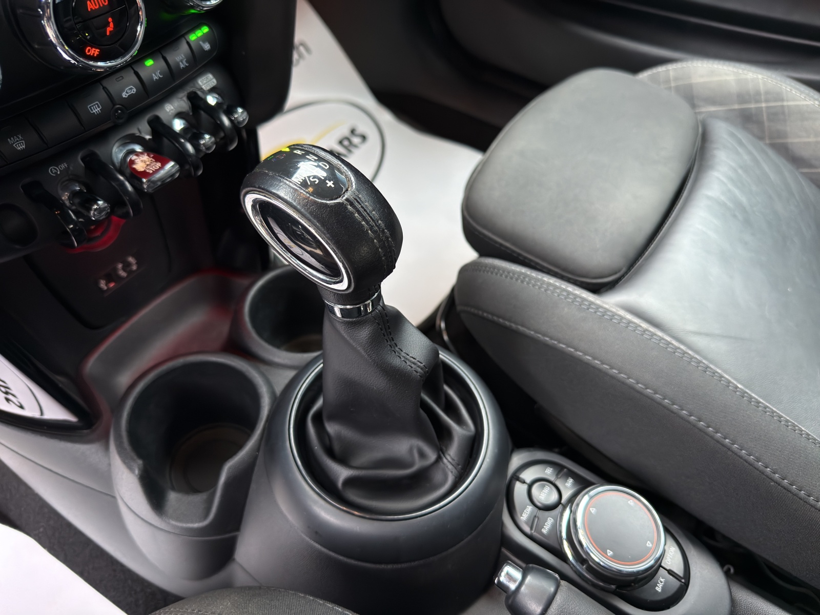 MINI Cooper Steptronic-image-9