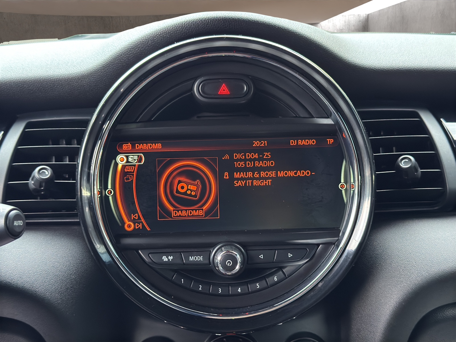 MINI Cooper Steptronic-image-12