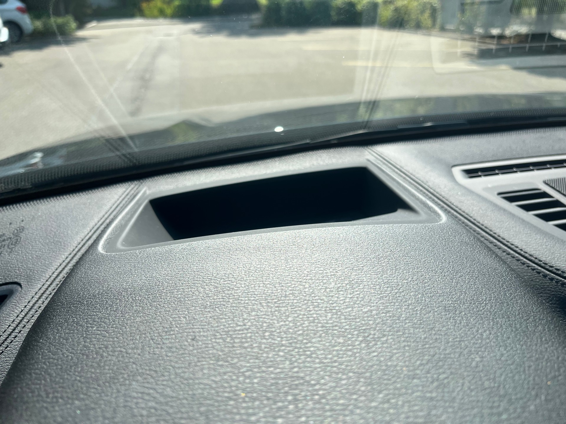 BMW 18d sDrive-image-2