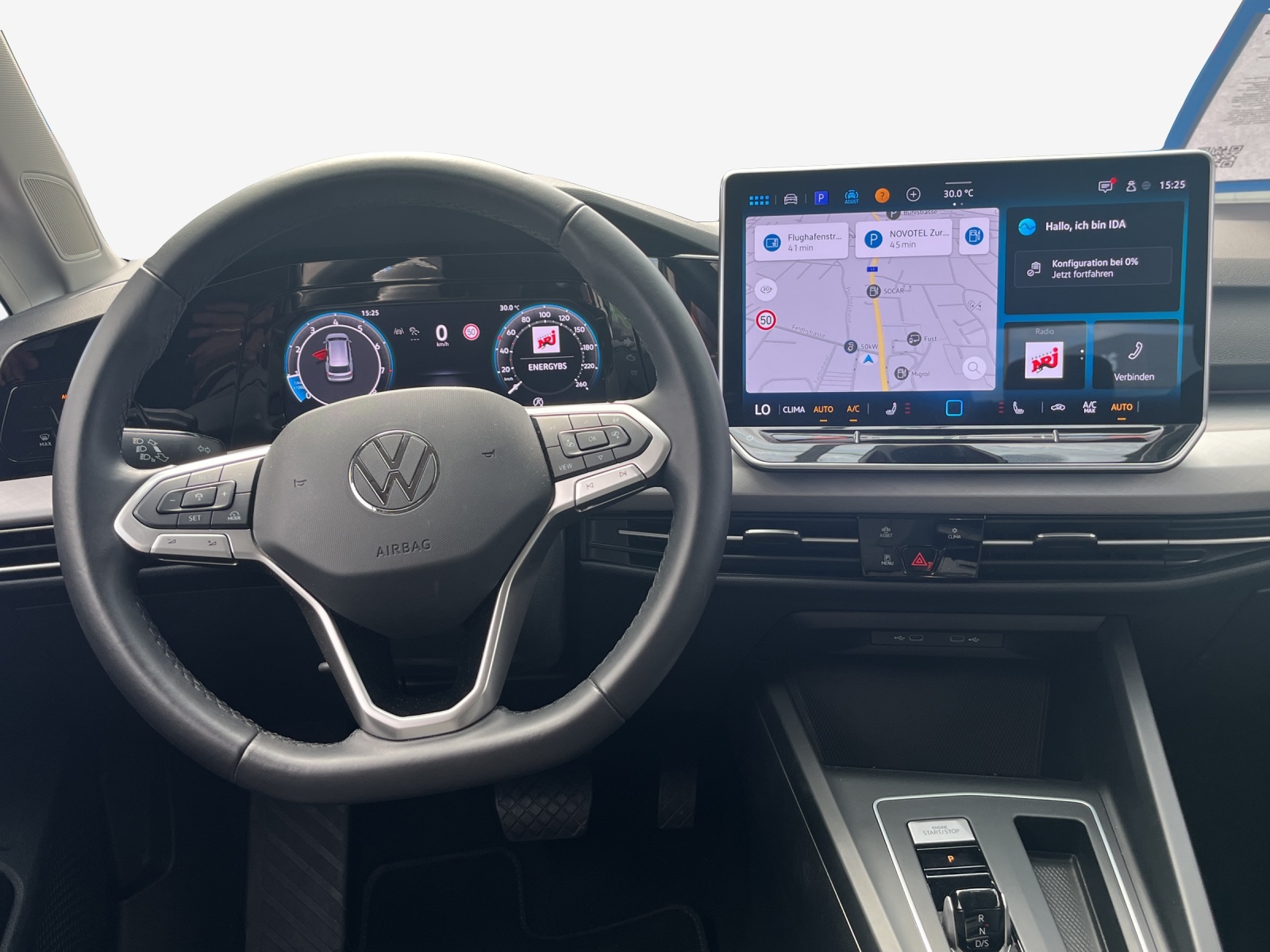 VW Golf Variant 1.5 eTSI mHEV Life DSG-image-8