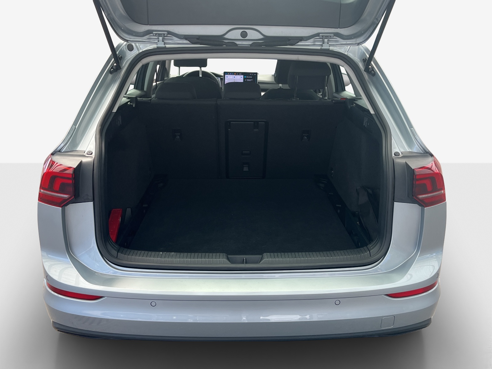 VW Golf Variant 1.5 eTSI mHEV Life DSG-image-10
