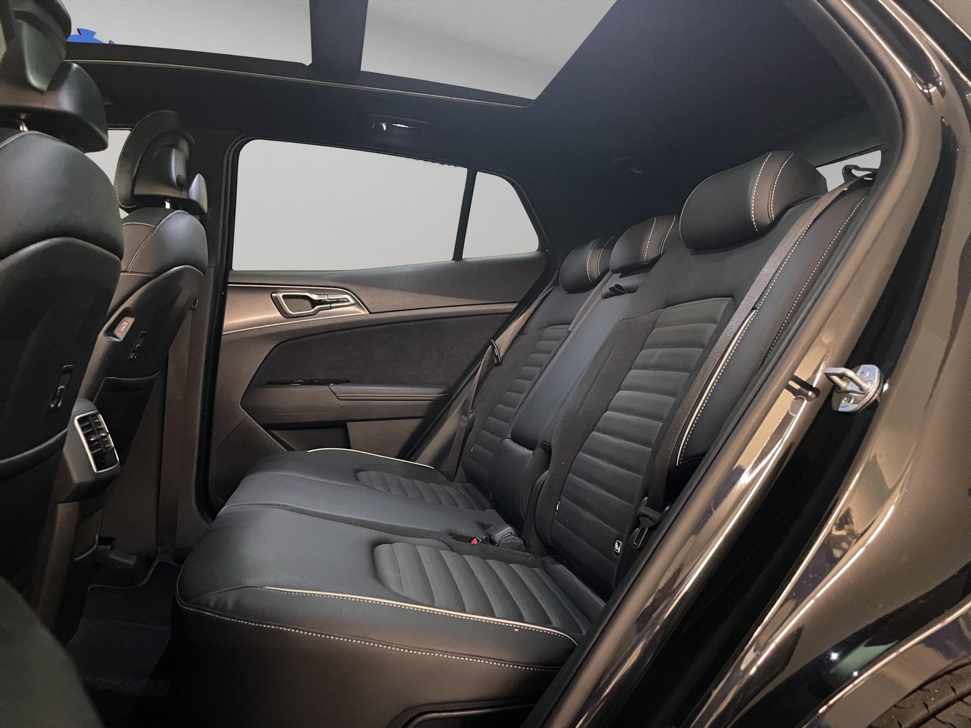 KIA Sportage 1.6 T-GDi Hybrid GT-Line-image-8