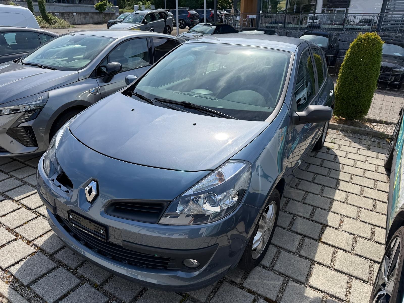 RENAULT Clio 1.6 16V Dynamique-image-6