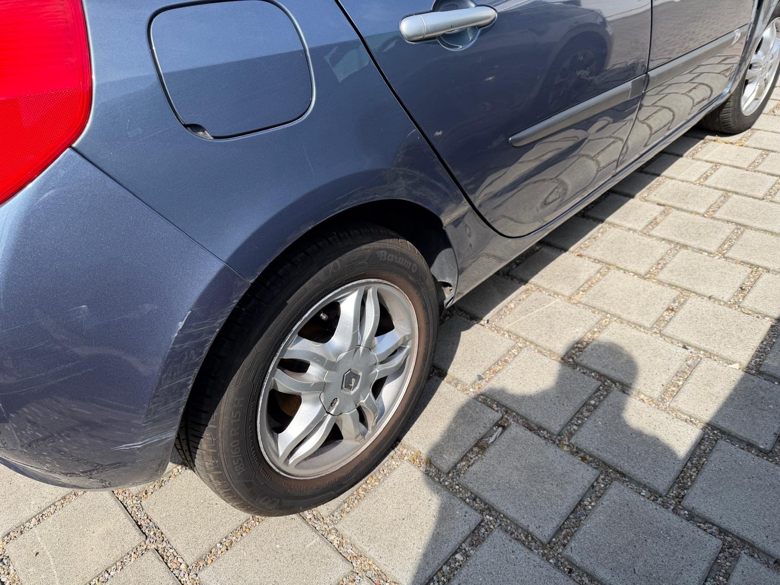 RENAULT Clio 1.6 16V Dynamique-image-5