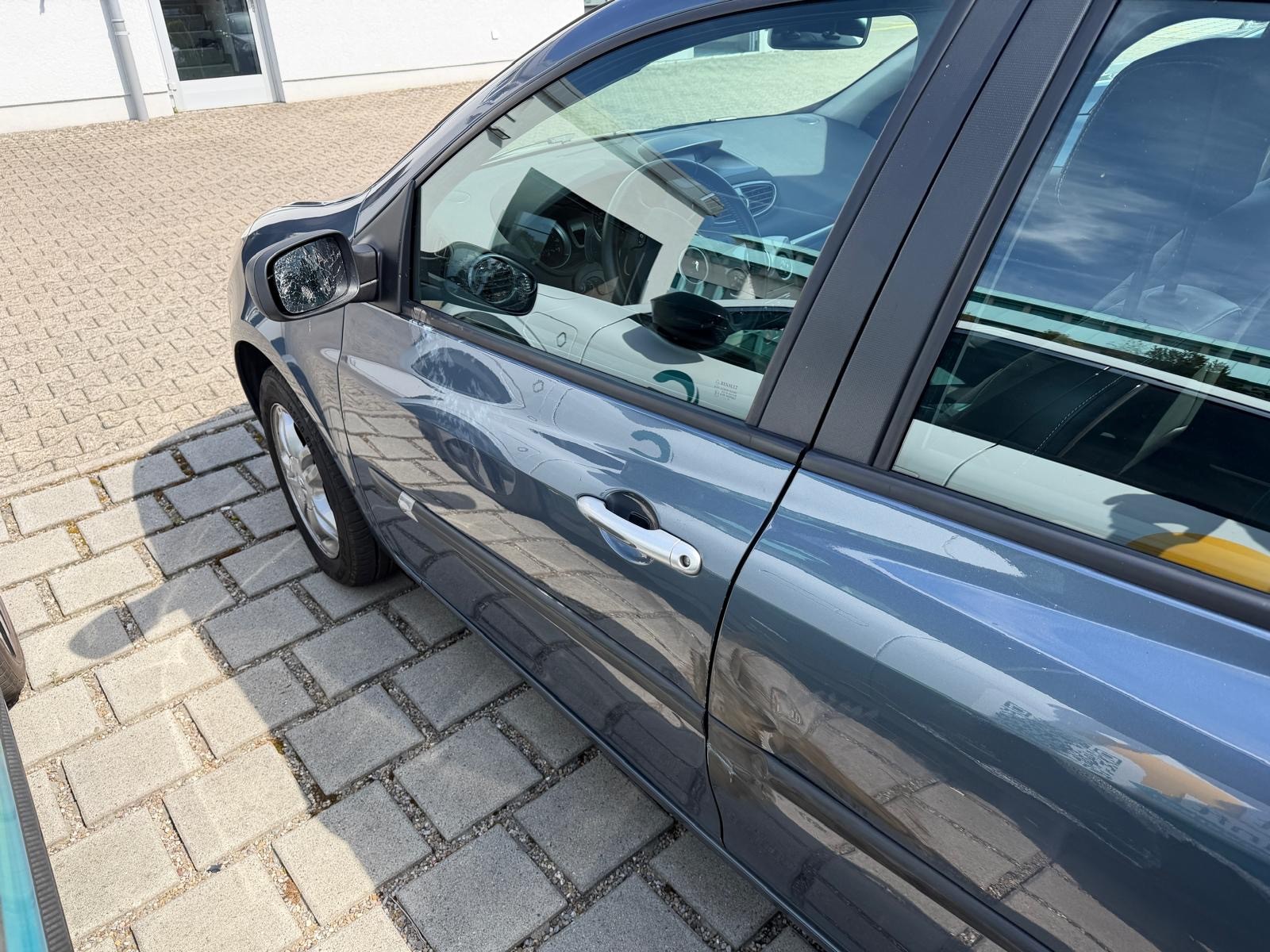 RENAULT Clio 1.6 16V Dynamique-image-7