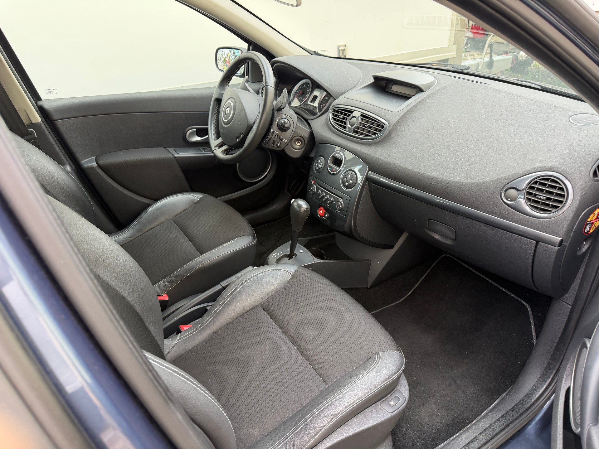 RENAULT Clio 1.6 16V Dynamique-image-3