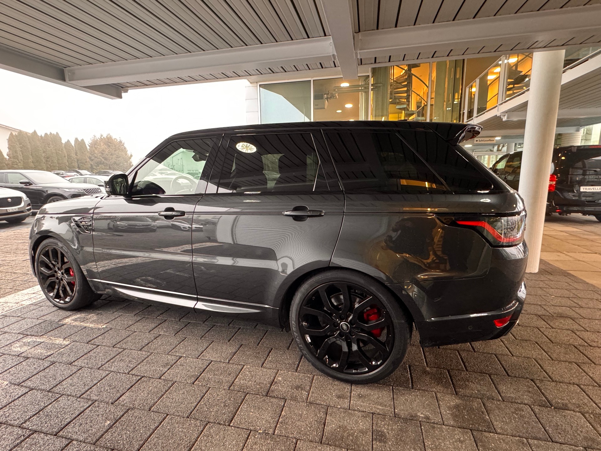 LAND ROVER 3.0 I6 HSE Dynamic-image-3