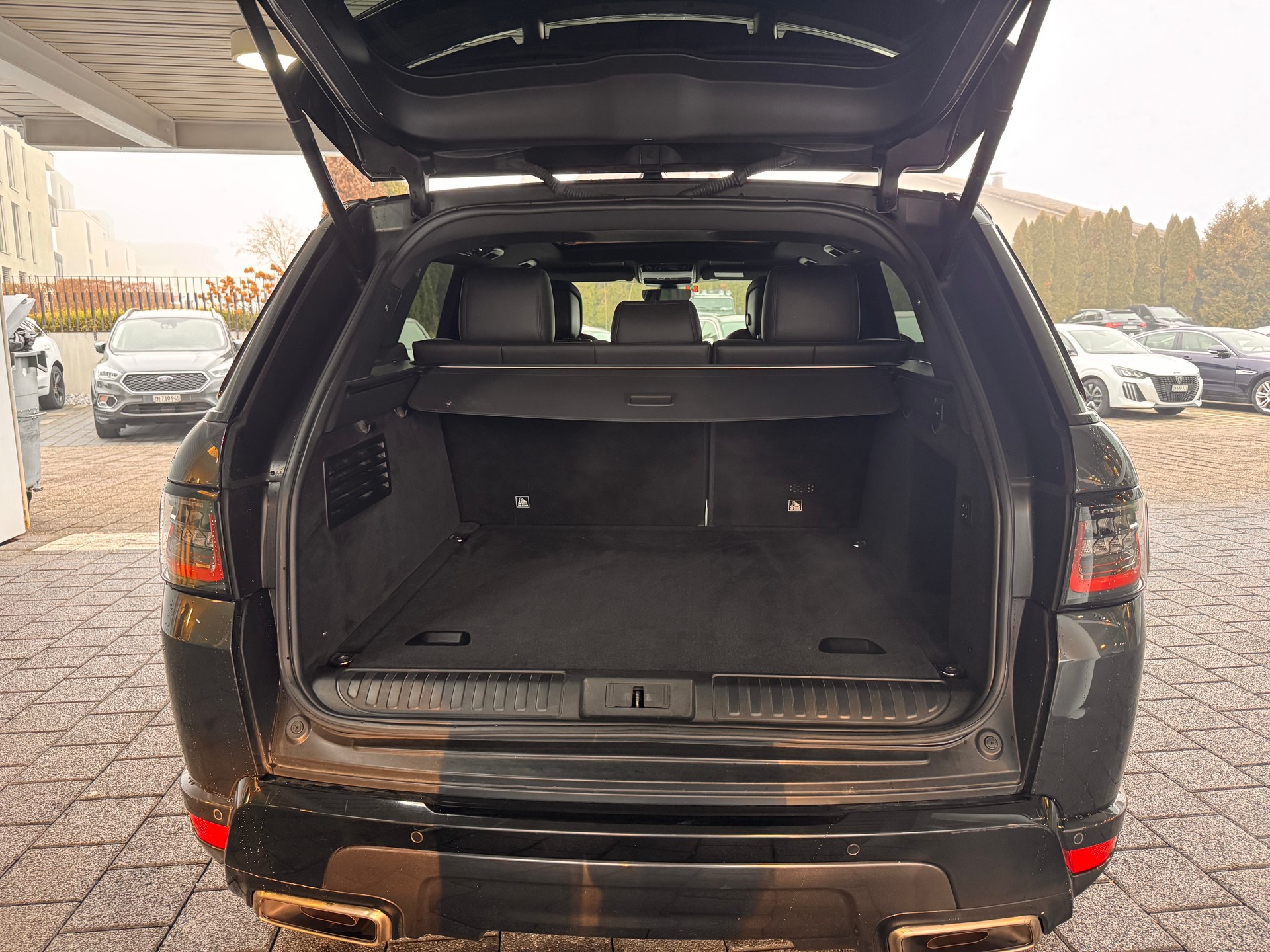 LAND ROVER 3.0 I6 HSE Dynamic-image-4