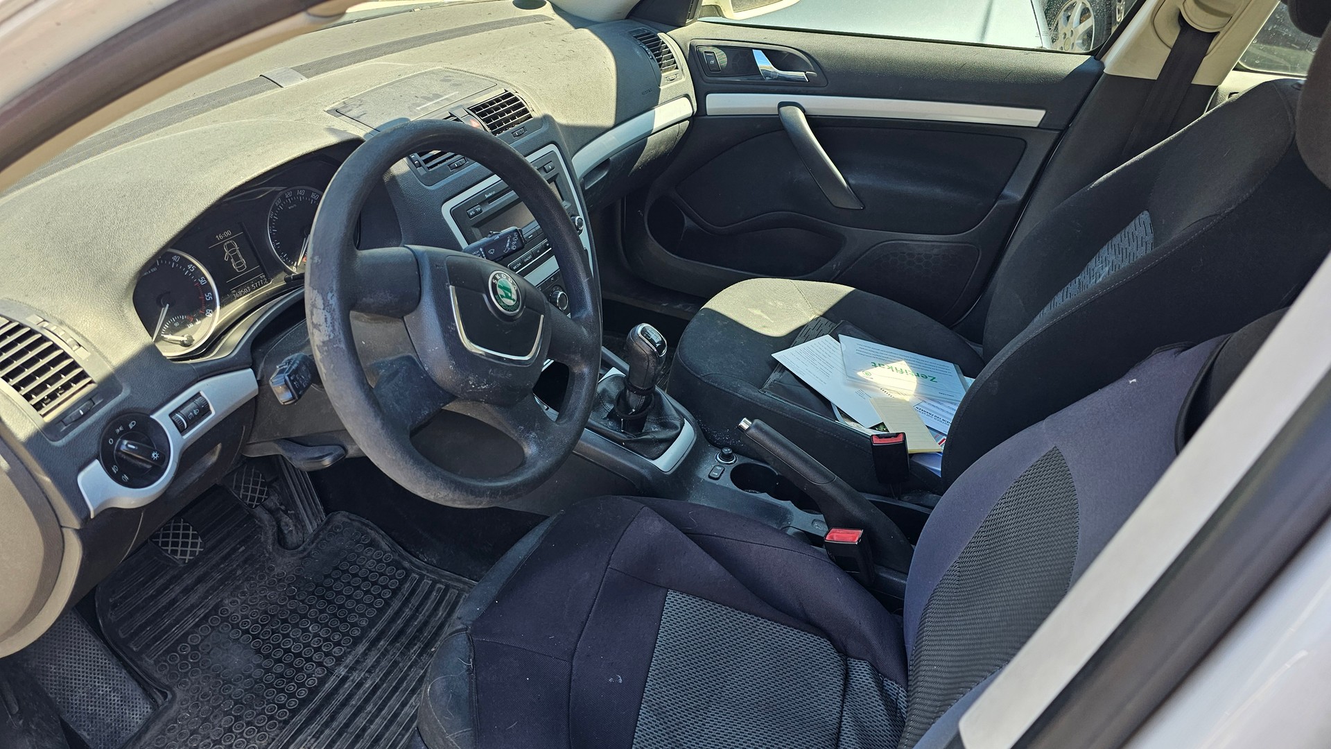 SKODA Octavia Combi 2.0 TDI Ambiente-image-4