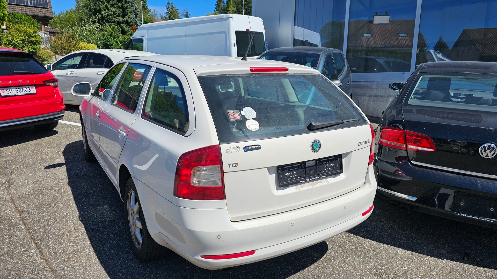SKODA Octavia Combi 2.0 TDI Ambiente-image-0