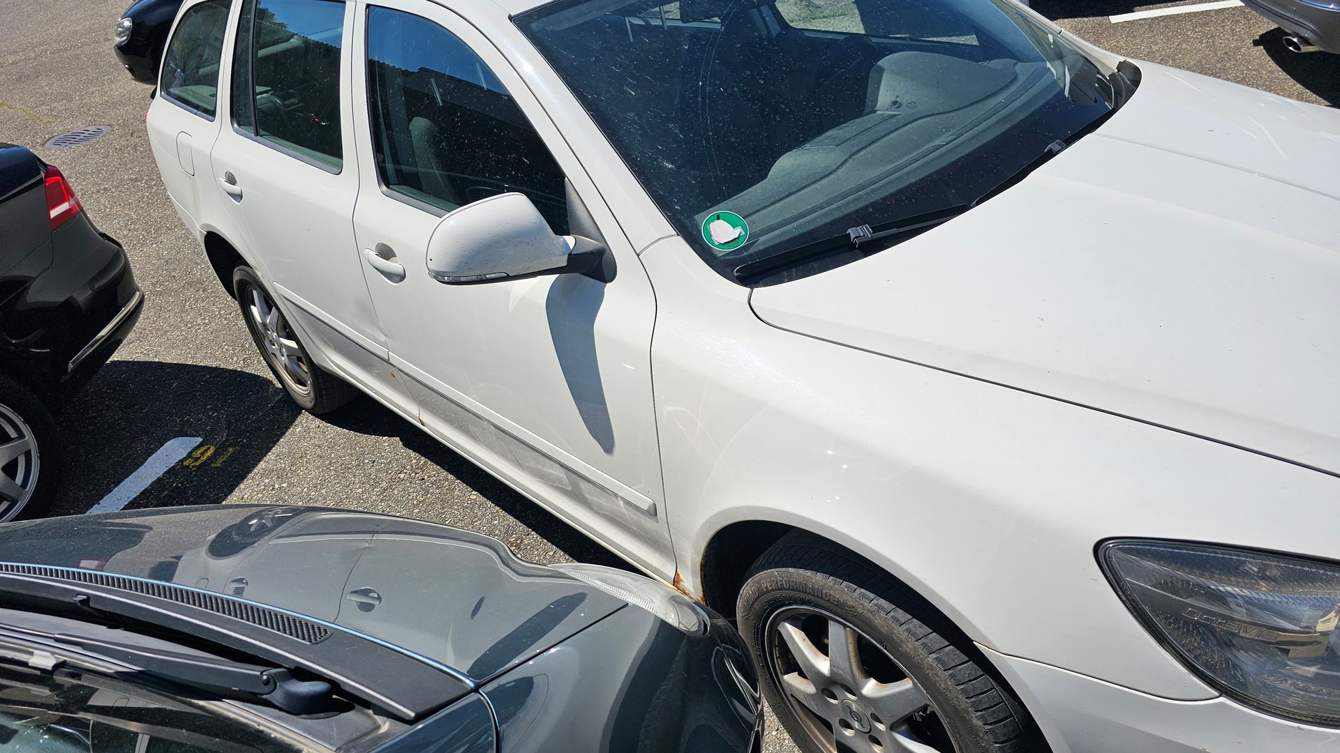 SKODA Octavia Combi 2.0 TDI Ambiente-image-3