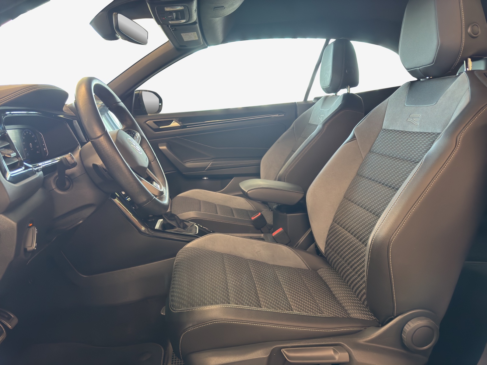 VW T-Roc Cabriolet 1.5 TSI EVO R-Line DSG-image-7