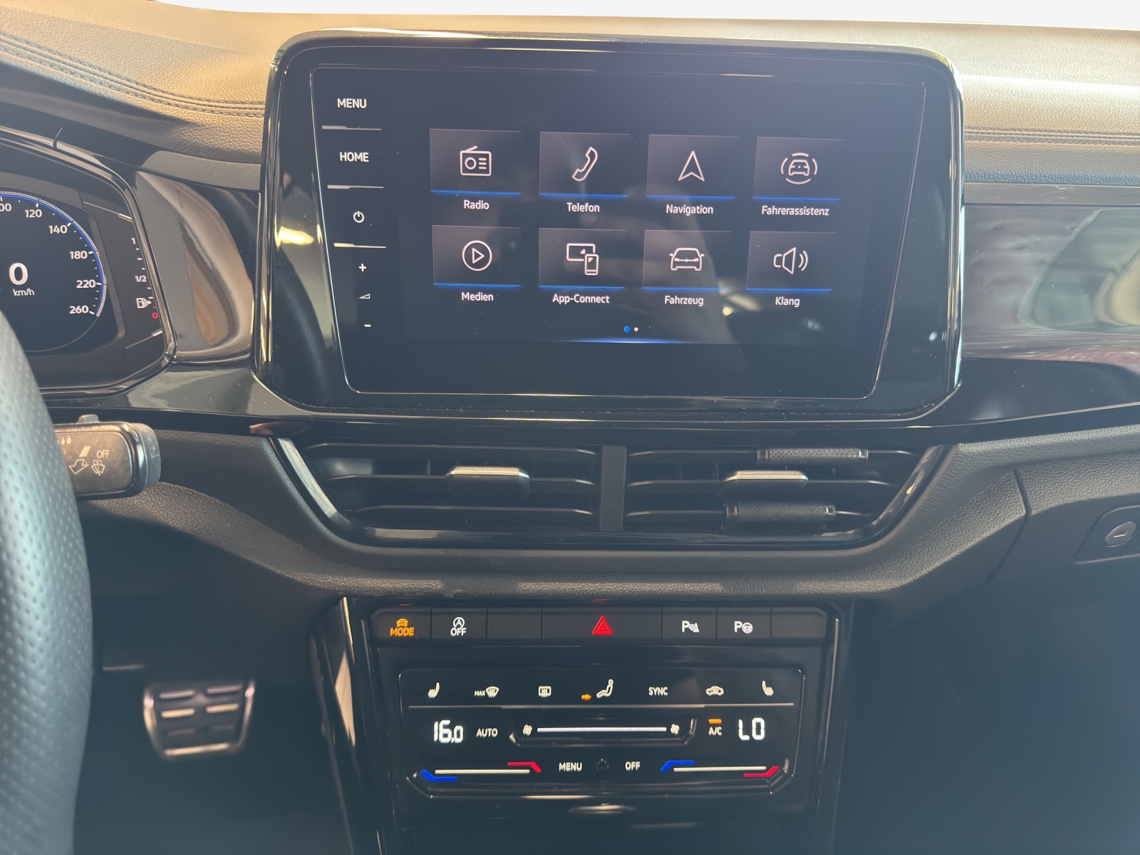 VW T-Roc Cabriolet 1.5 TSI EVO R-Line DSG-image-10