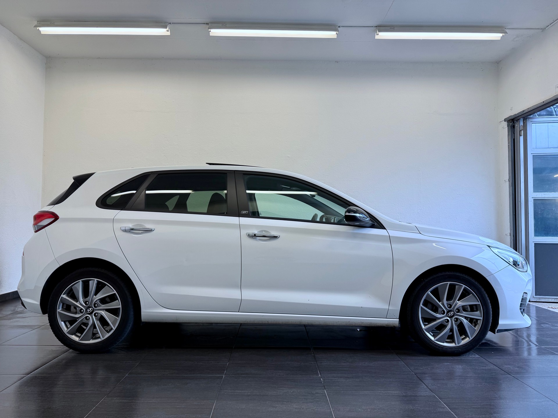 HYUNDAI i30 1.4 T-GDI Origo DCT-image-4
