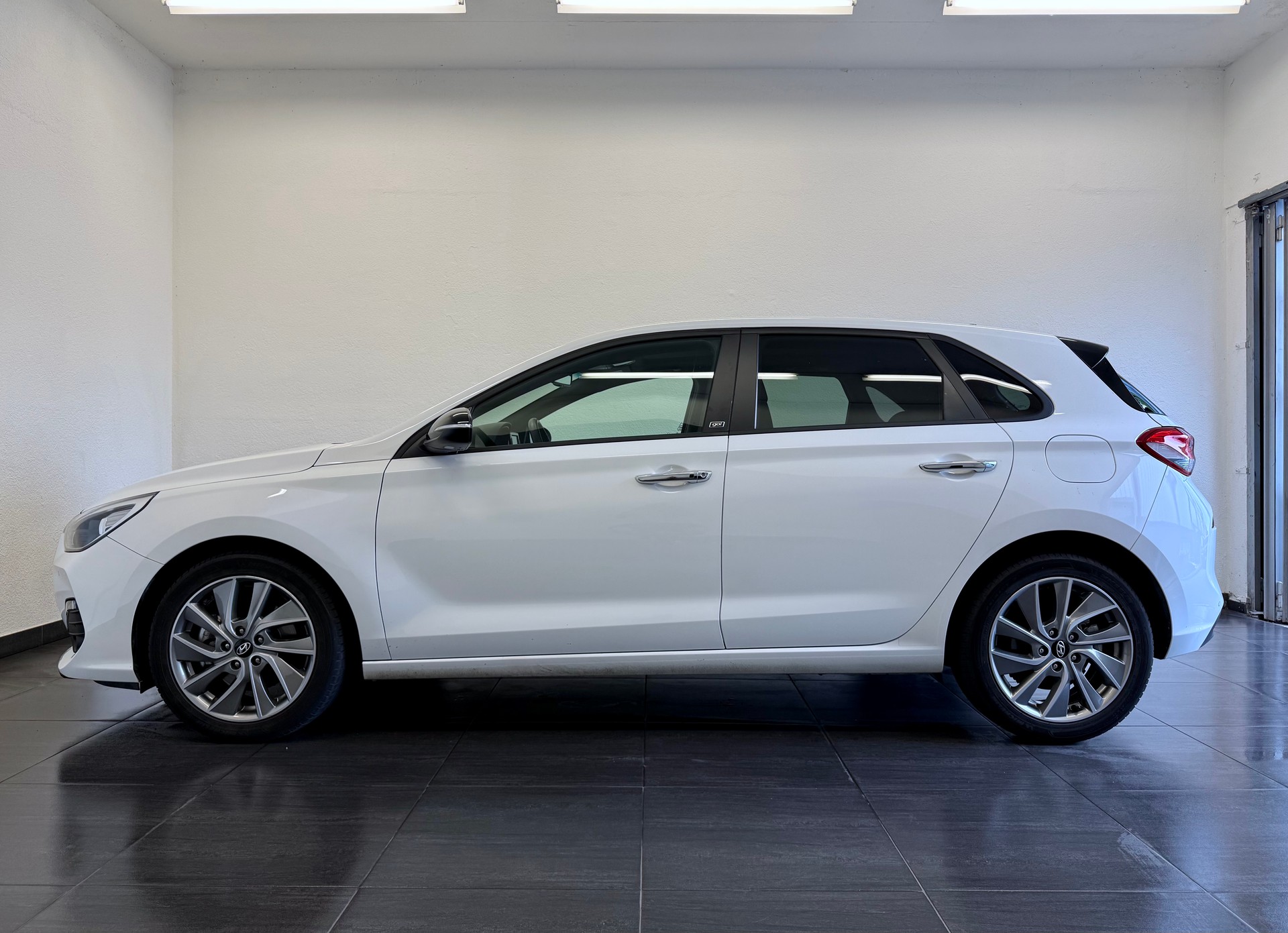 HYUNDAI i30 1.4 T-GDI Origo DCT-image-9