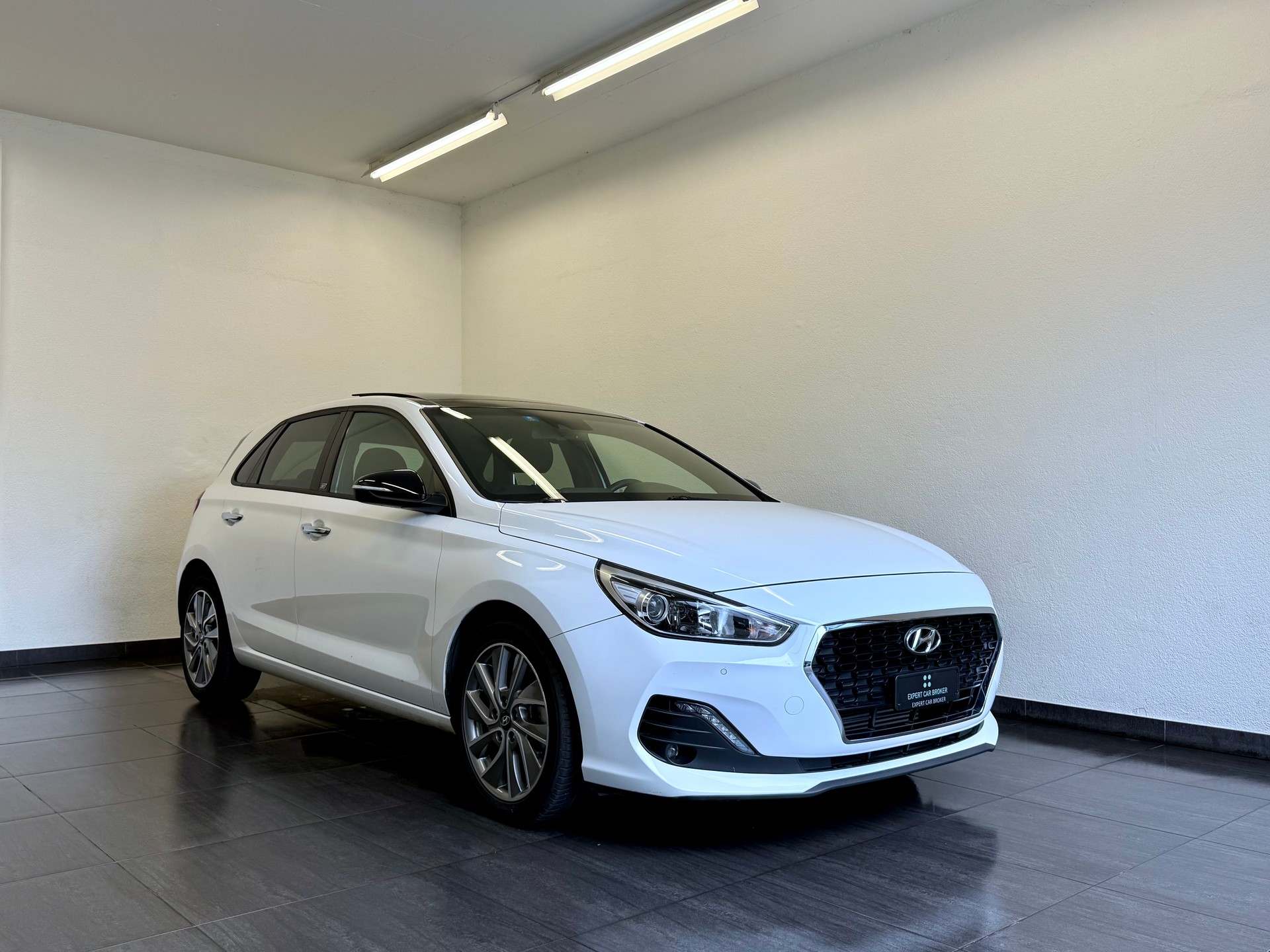 HYUNDAI i30 1.4 T-GDI Origo DCT-showroom-element-1