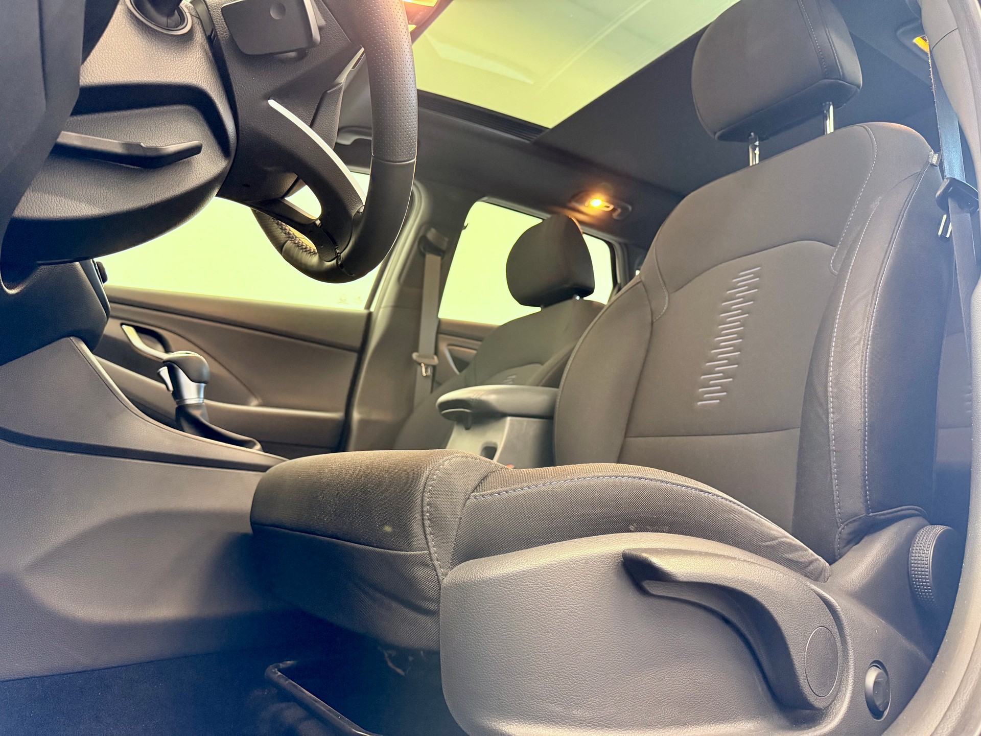 HYUNDAI i30 1.4 T-GDI Origo DCT-image-12