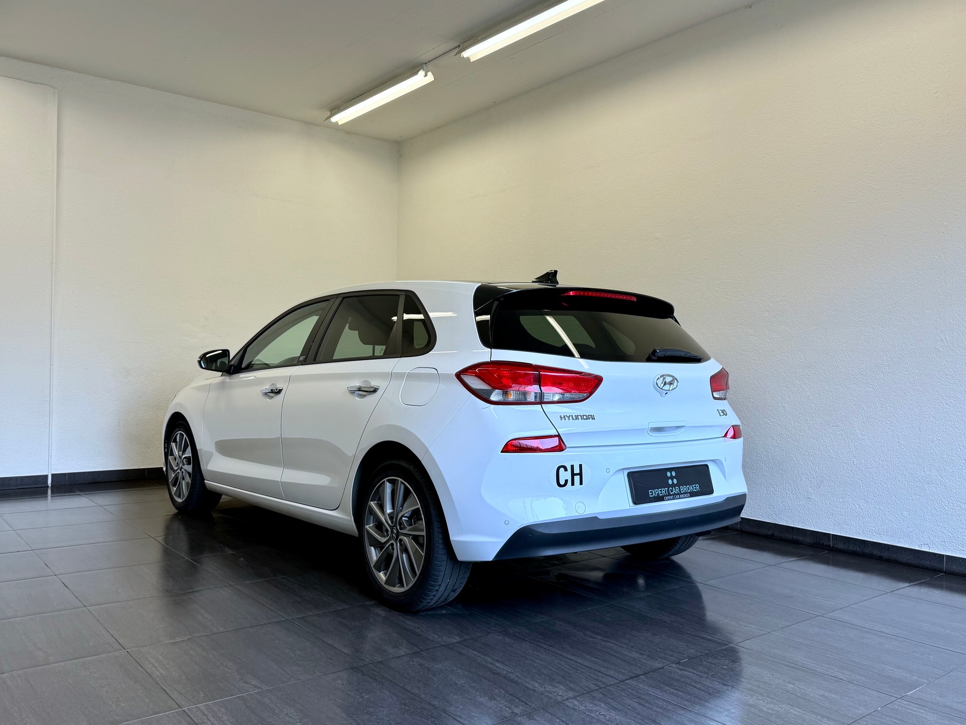HYUNDAI i30 1.4 T-GDI Origo DCT-image-6