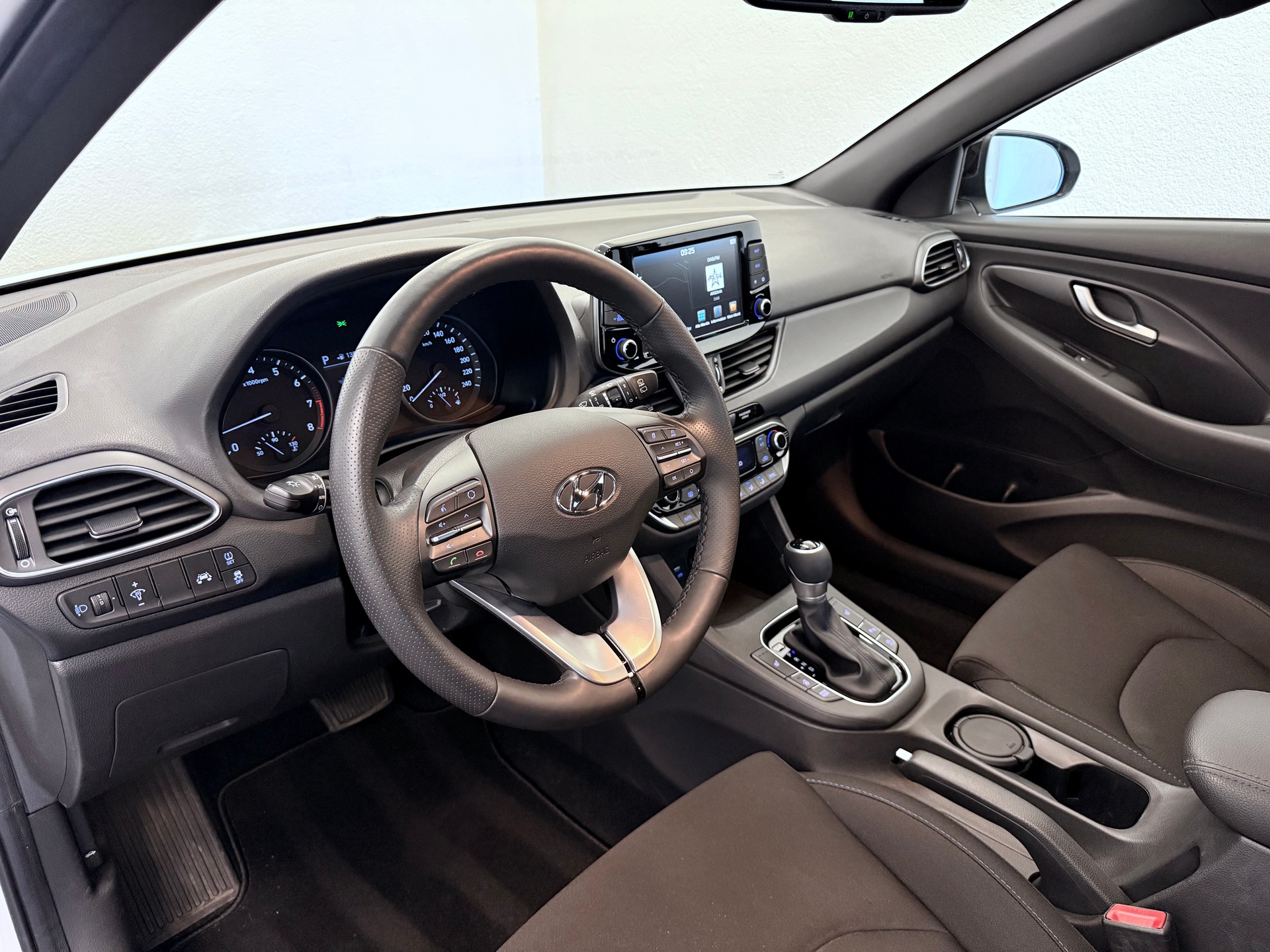 HYUNDAI i30 1.4 T-GDI Origo DCT-image-14