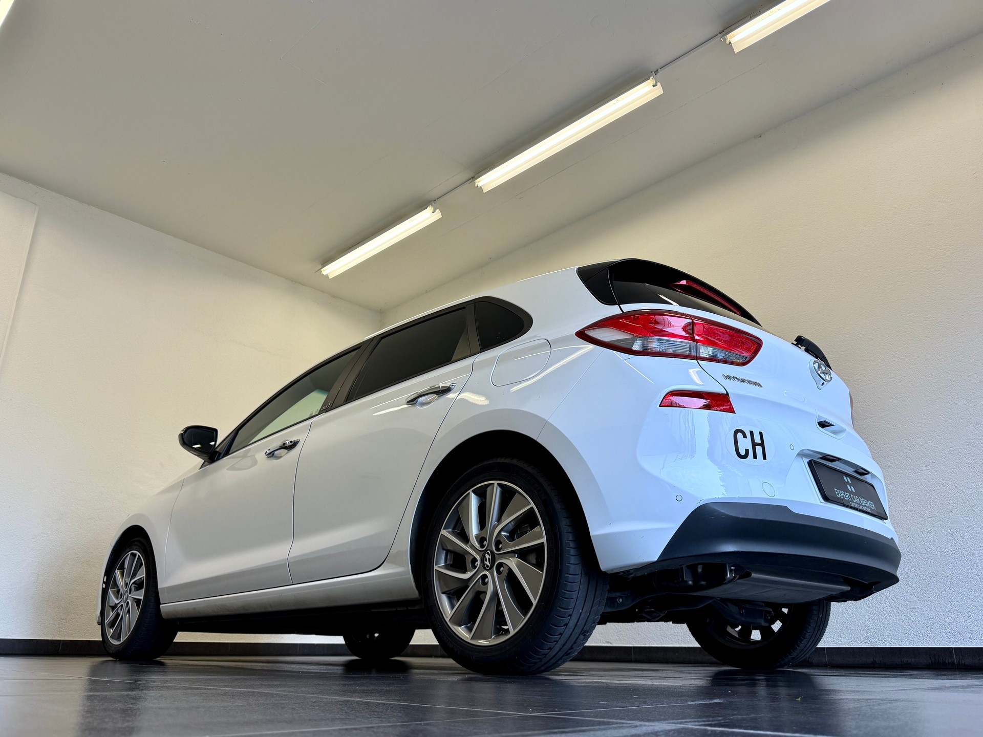 HYUNDAI i30 1.4 T-GDI Origo DCT-image-8