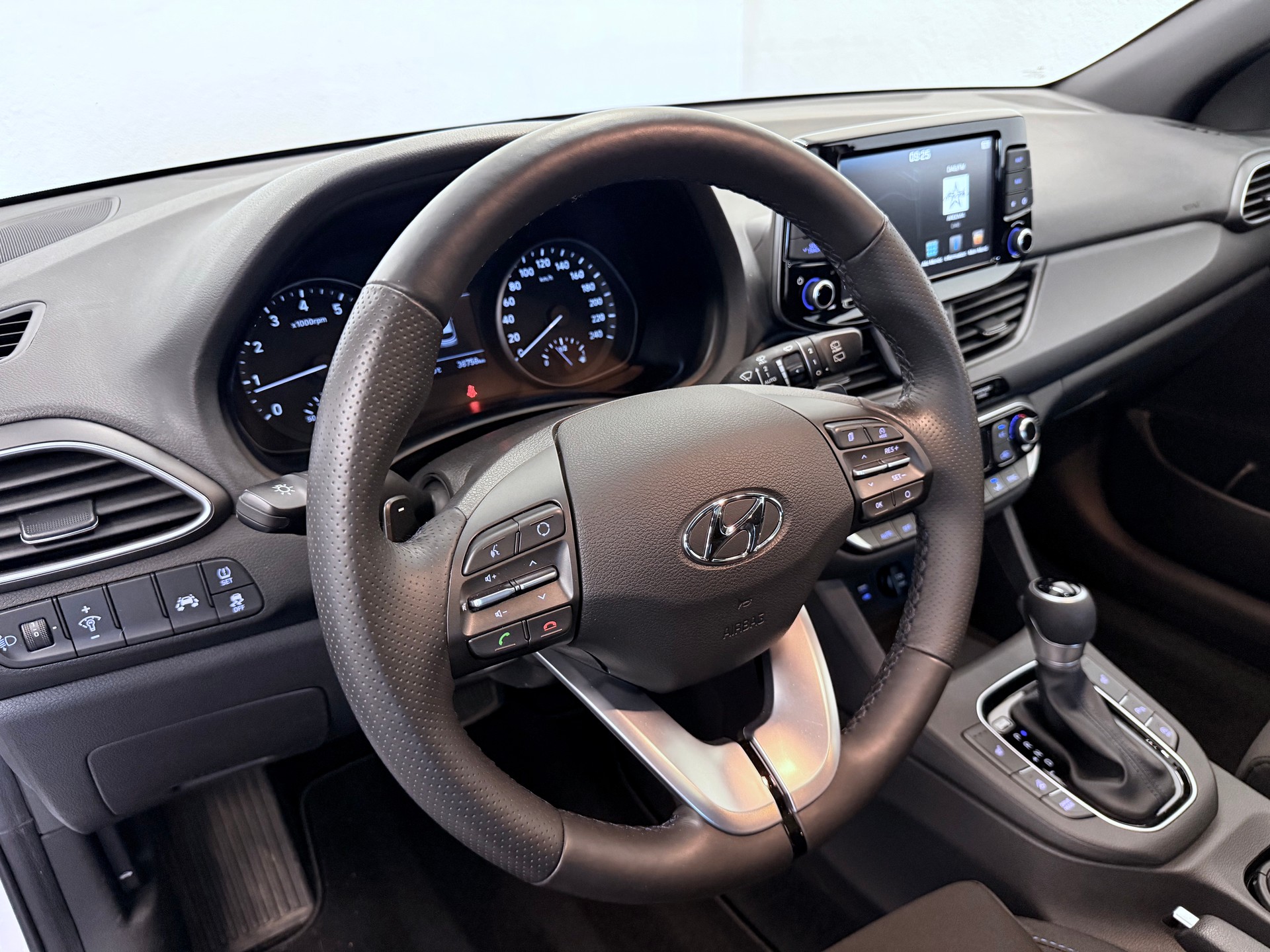 HYUNDAI i30 1.4 T-GDI Origo DCT-image-13