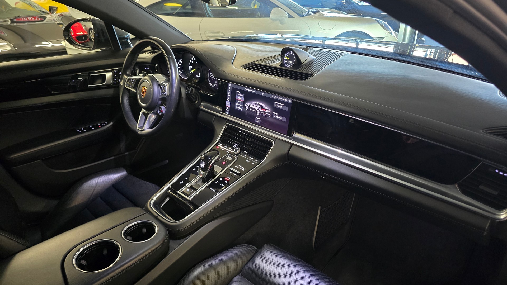 PORSCHE Panamera 4 E-Hybrid PDK-image-24
