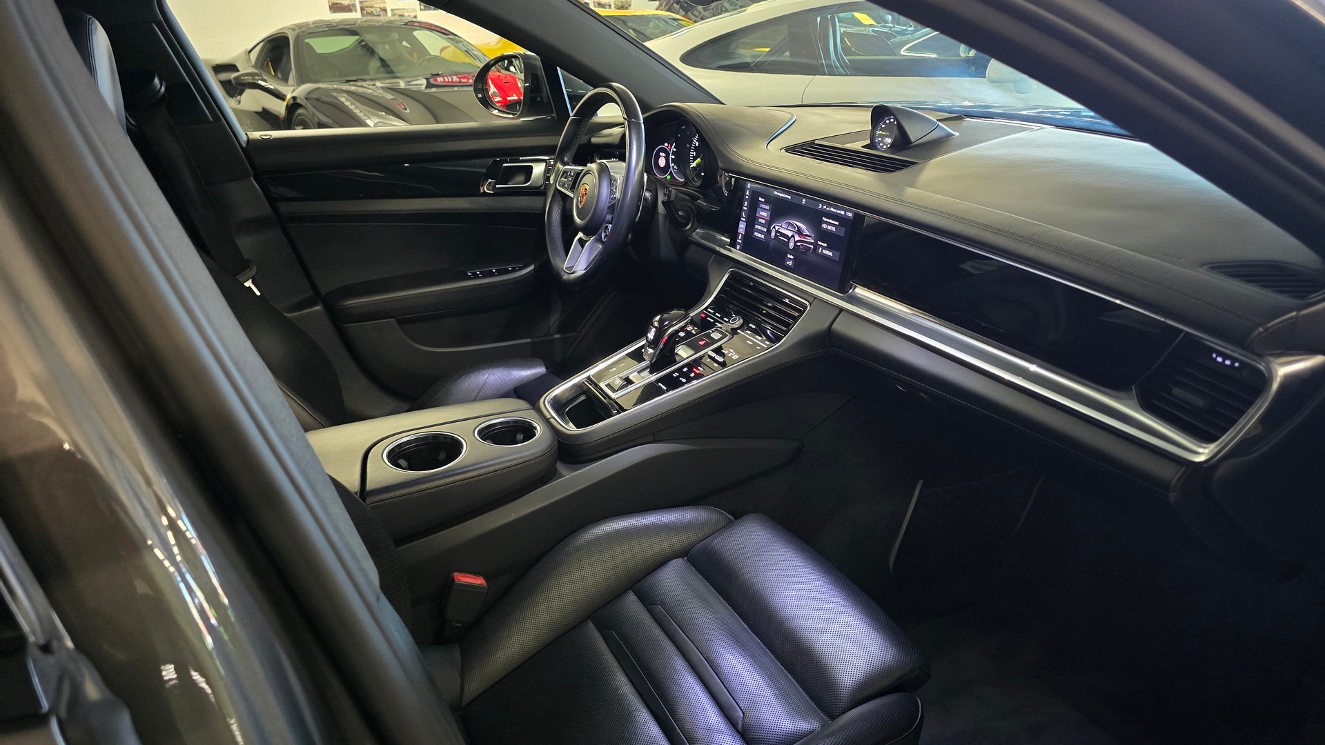 PORSCHE Panamera 4 E-Hybrid PDK-image-23