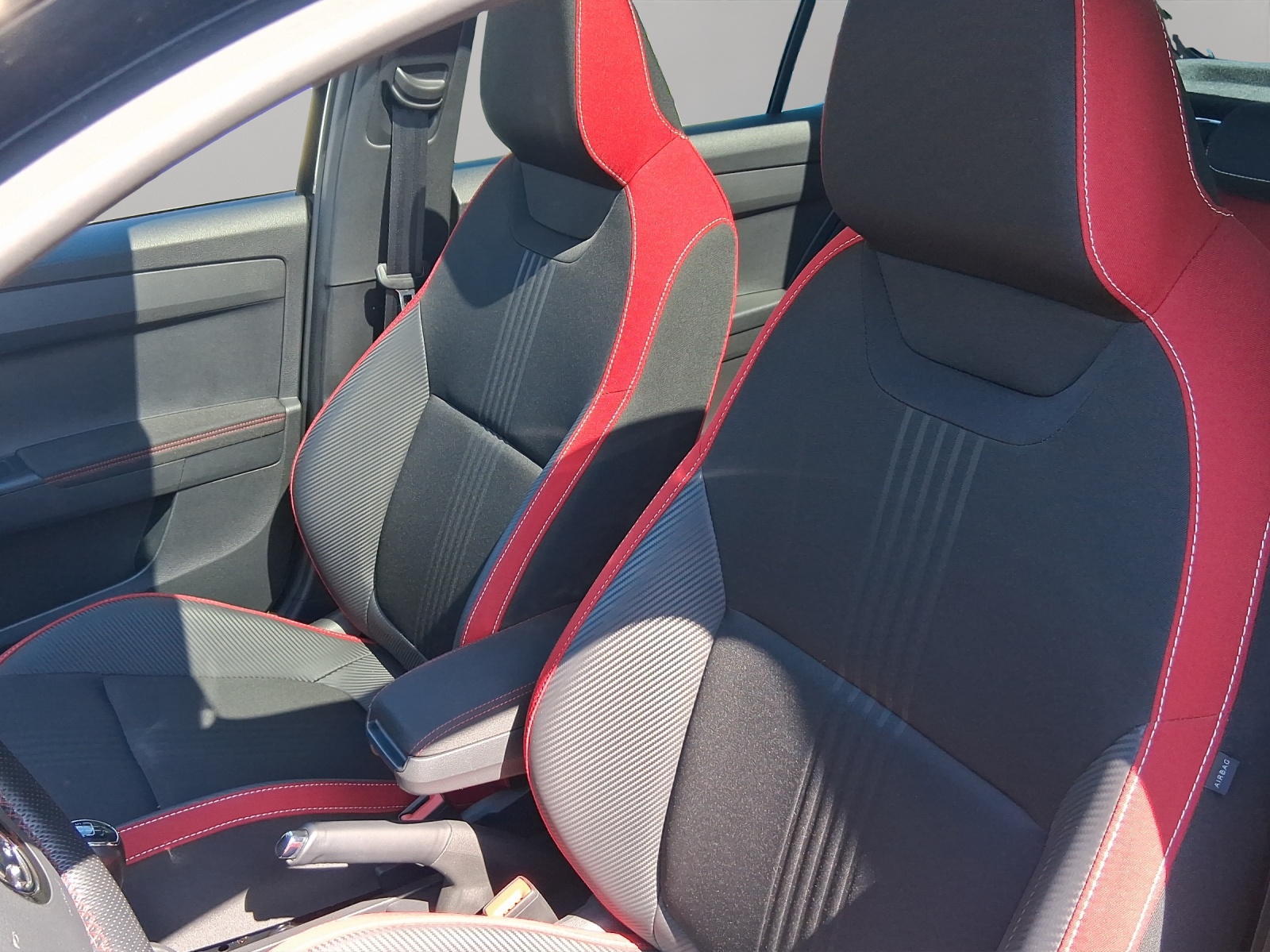 SKODA Fabia 1.0 TSI Monte Carlo-image-8