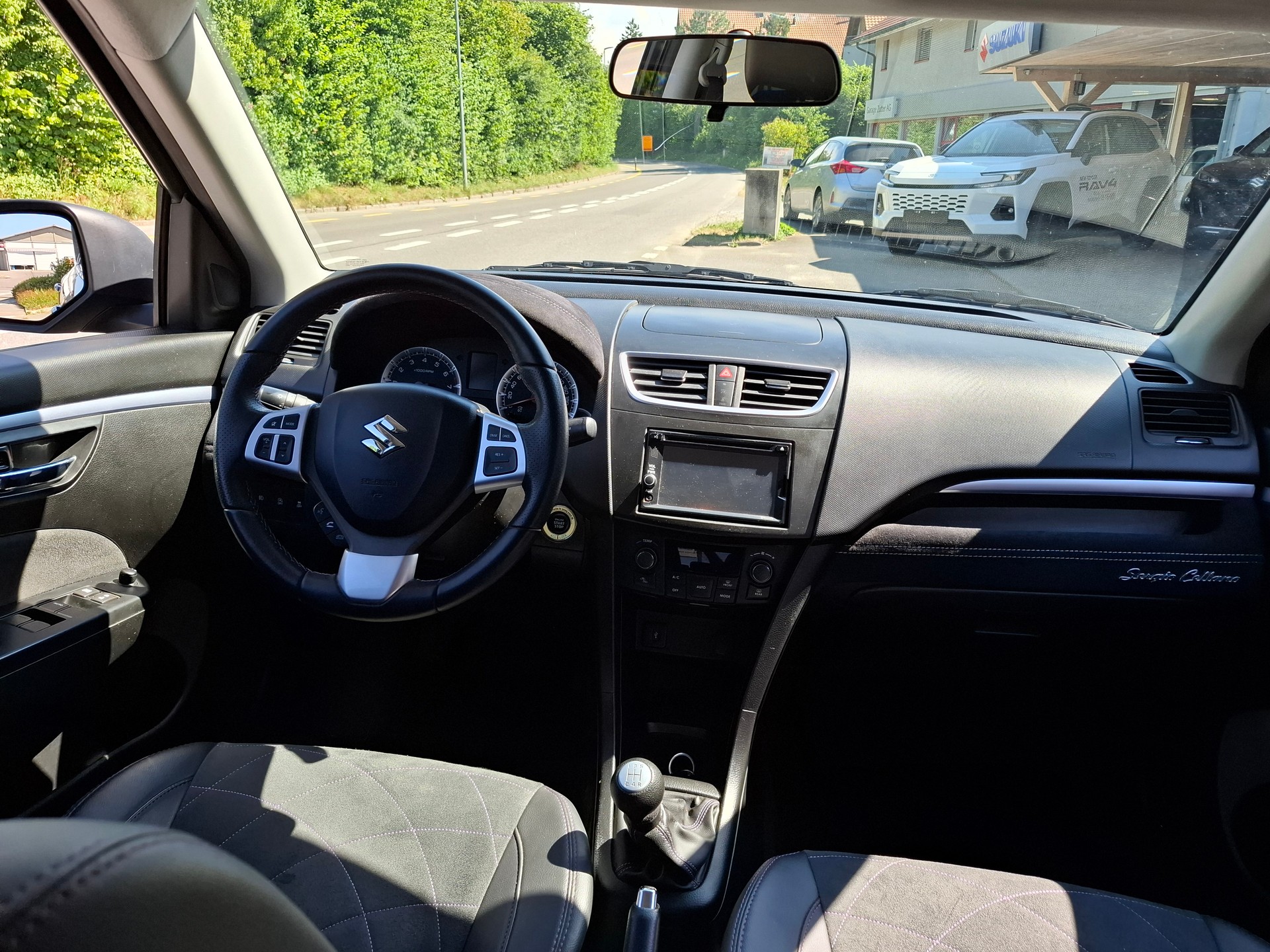 SUZUKI Swift 1.2i 16V Sergio Cellano Top 4x4-image-4